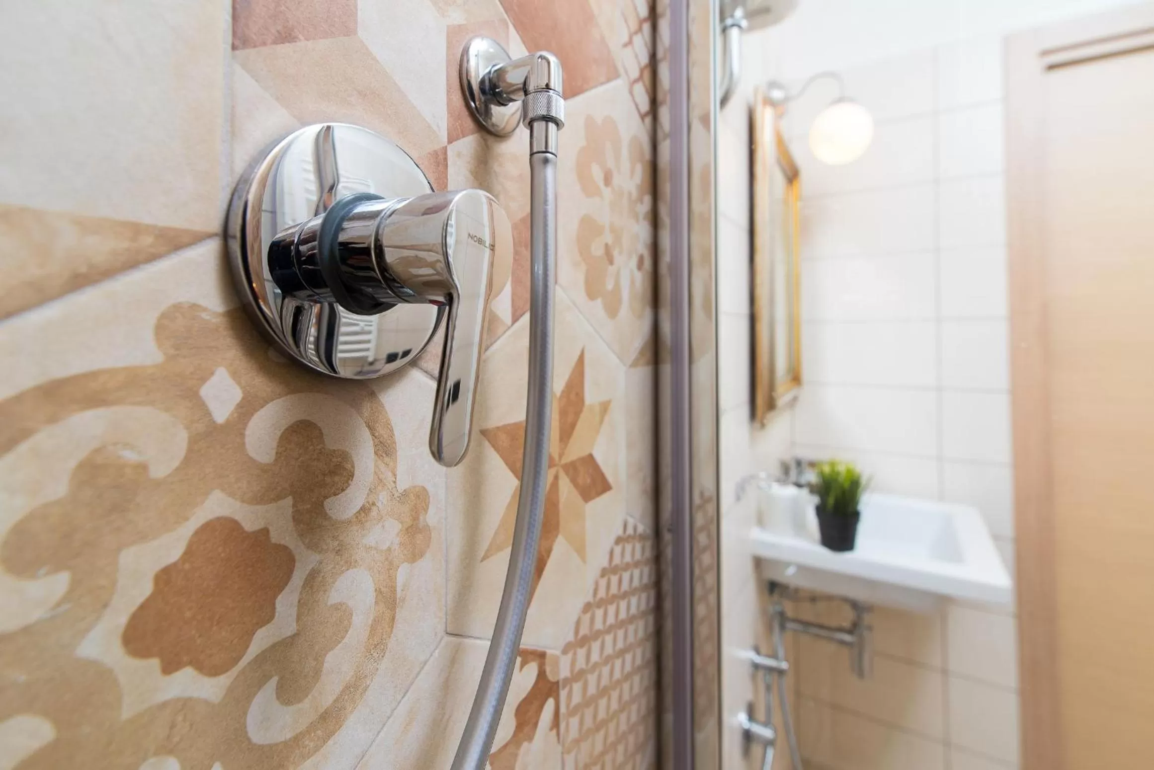 Shower in B&B Arco Di Gallieno