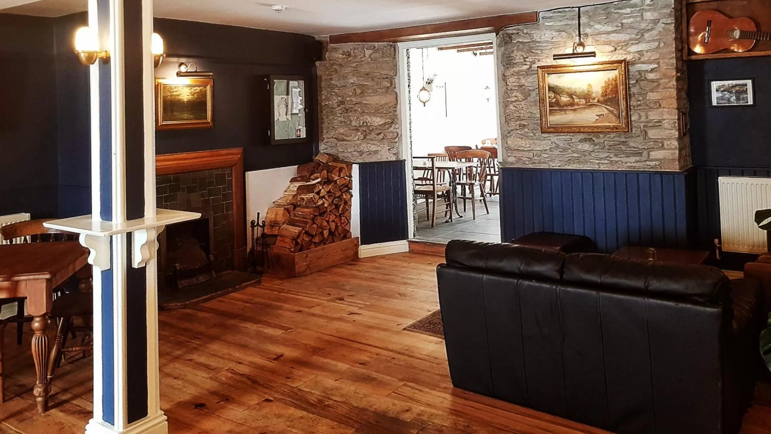 Lounge or bar in Jacobs Ladder Inn