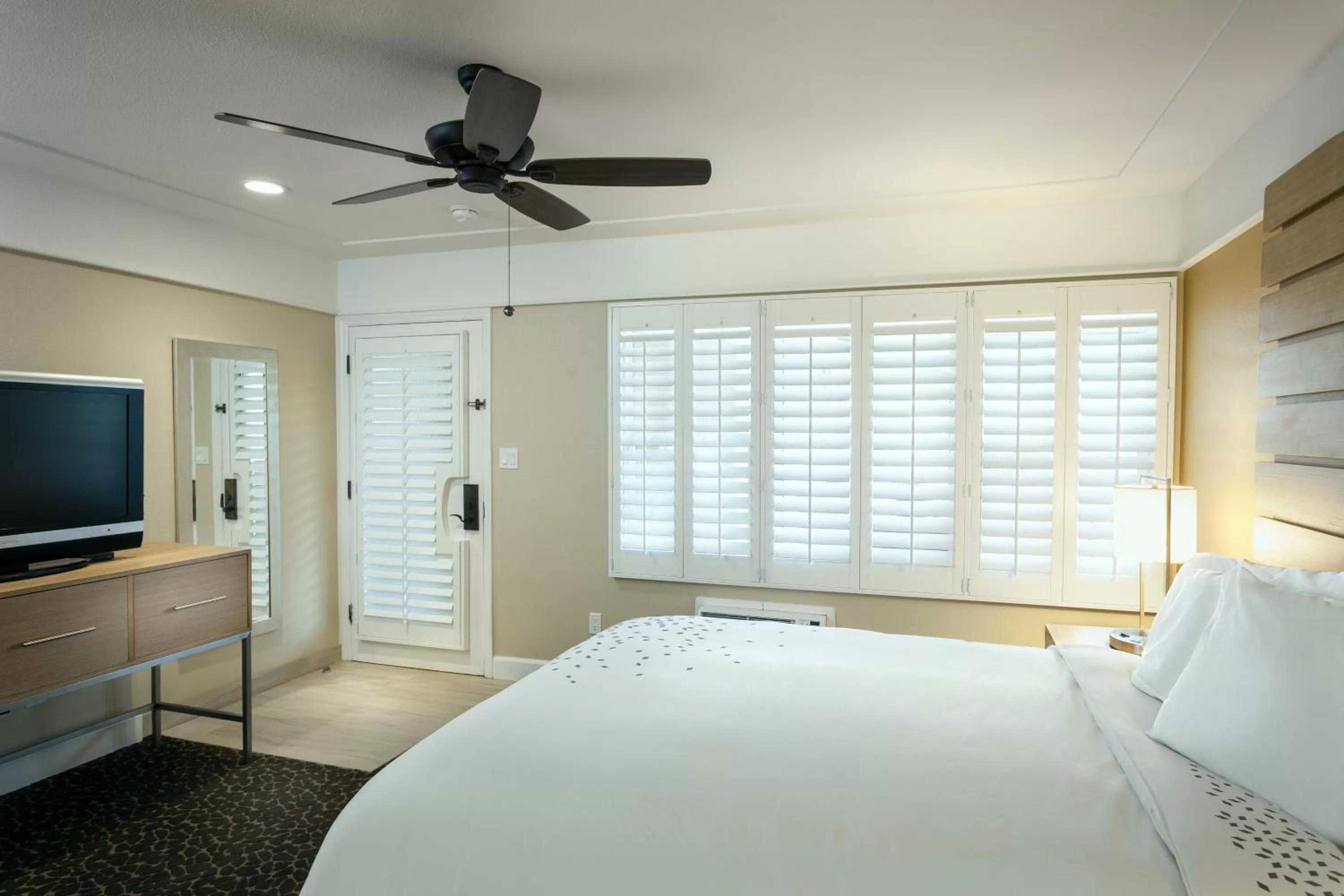 Bedroom, Bed in Diamond Head Inn