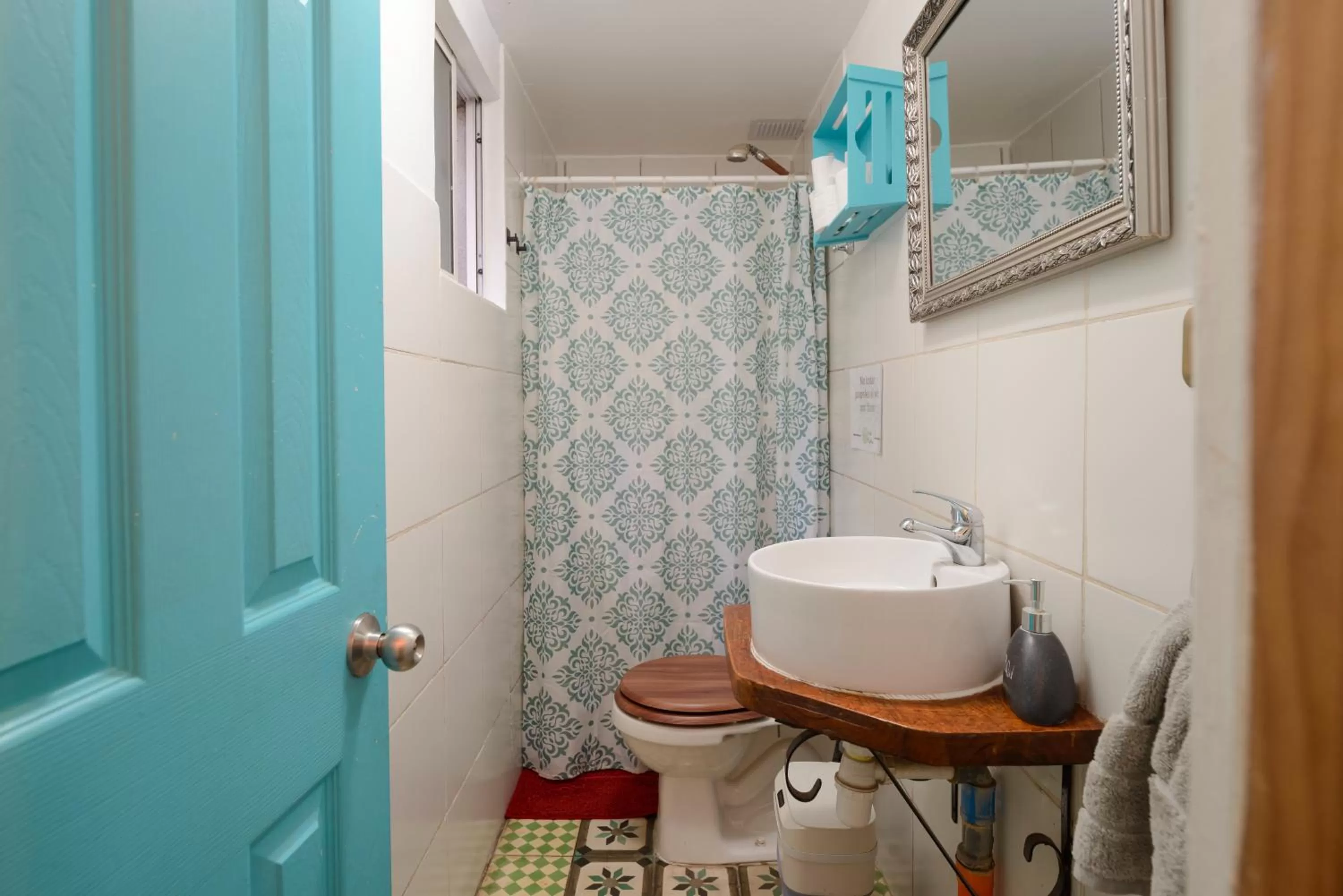 Bathroom in Verde Madera Hostel B&B