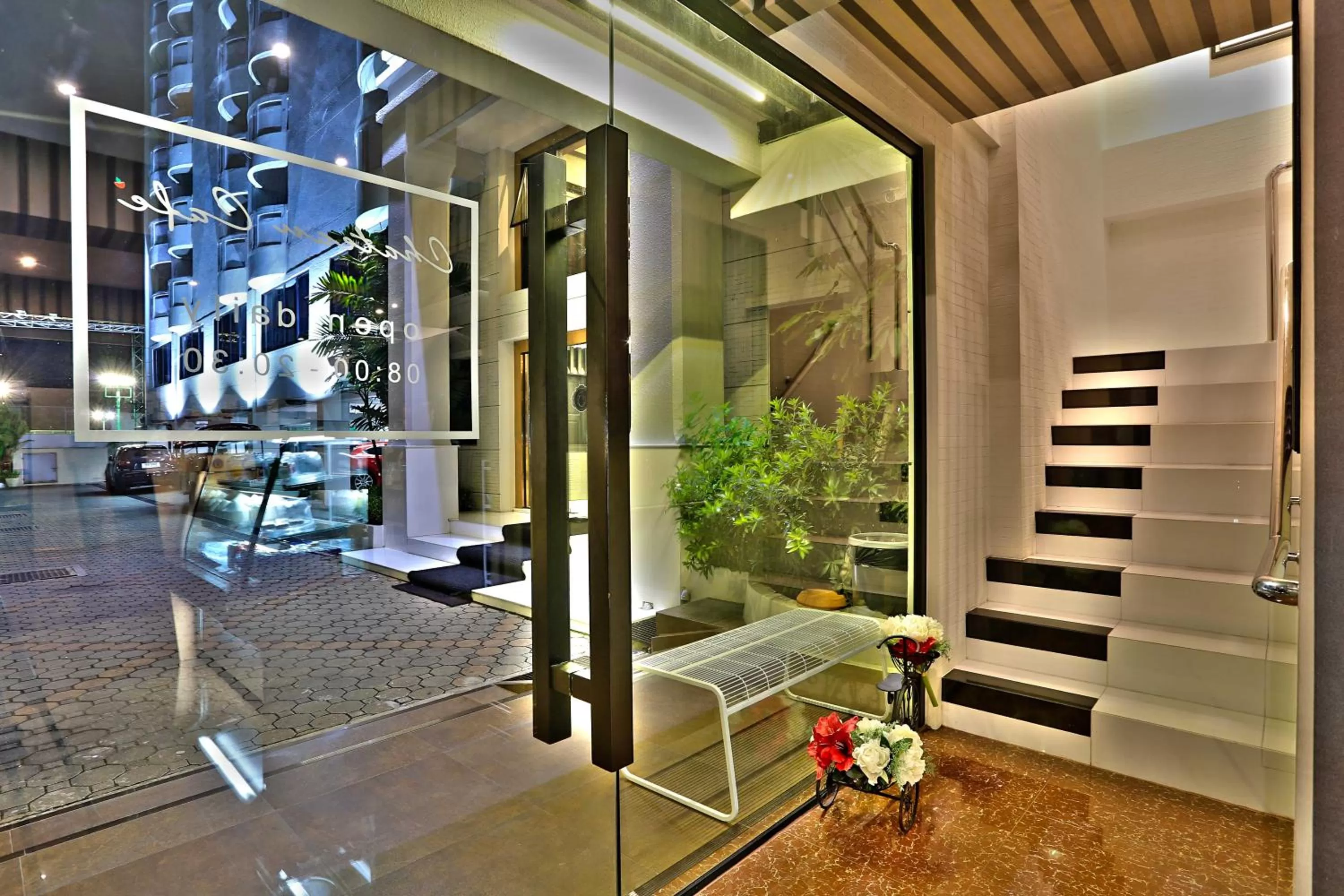 Facade/entrance in Chateau de Sukhumvit