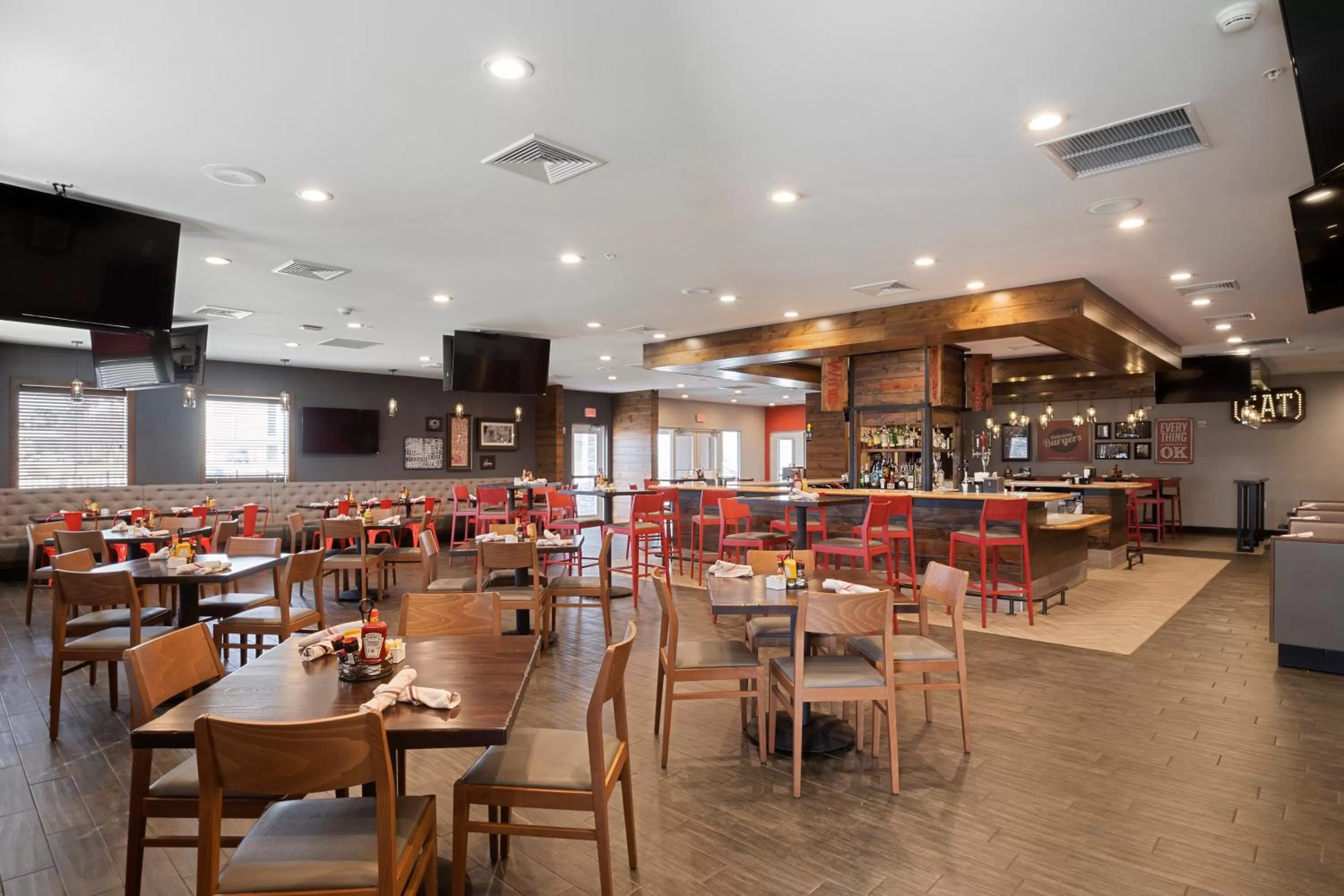 Restaurant/places to eat in Holiday Inn & Suites Decatur-Forsyth by IHG