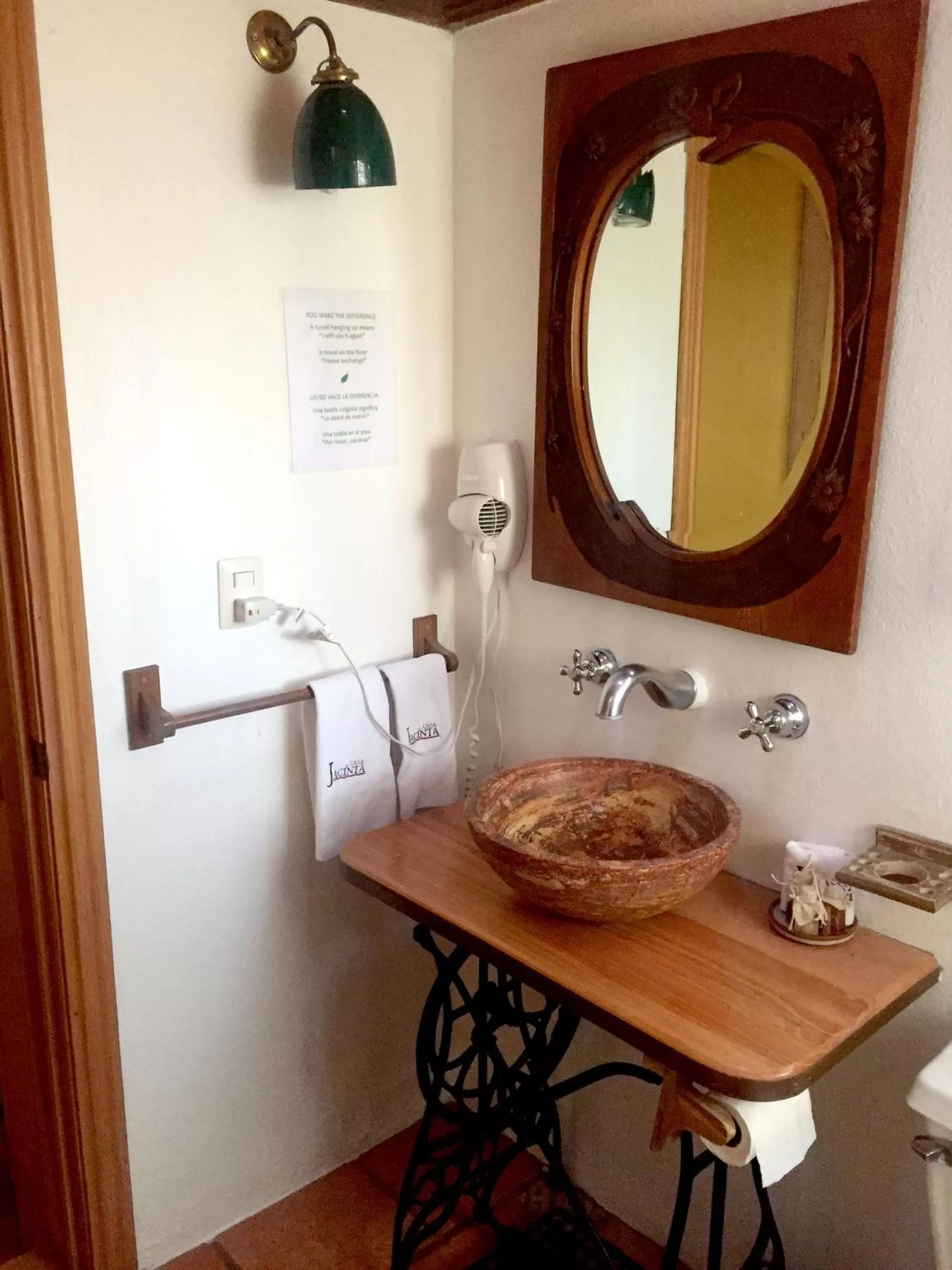 Bathroom in Casa Jacinta Guest House