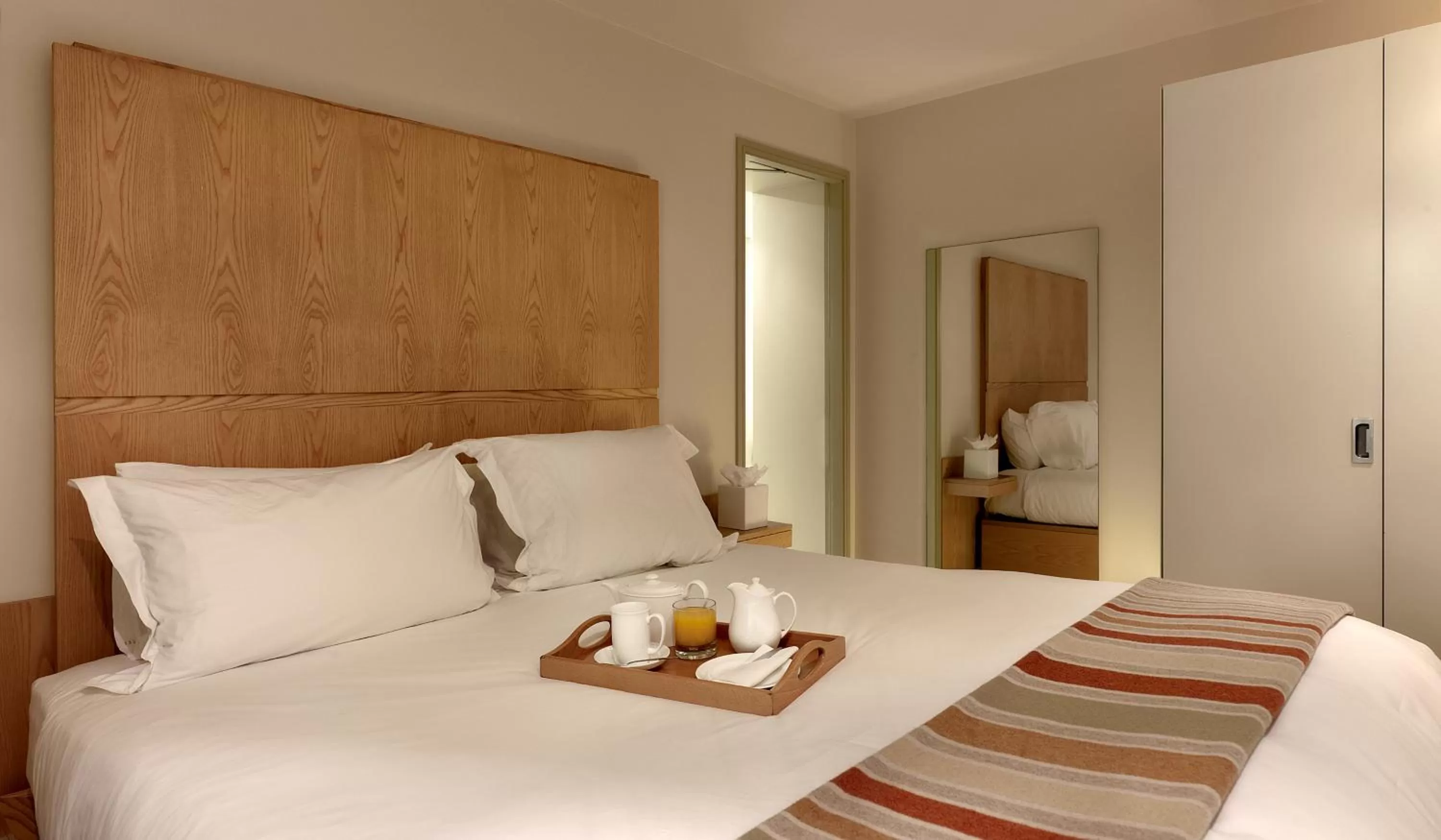 Bedroom, Bed in Sydney House Chelsea