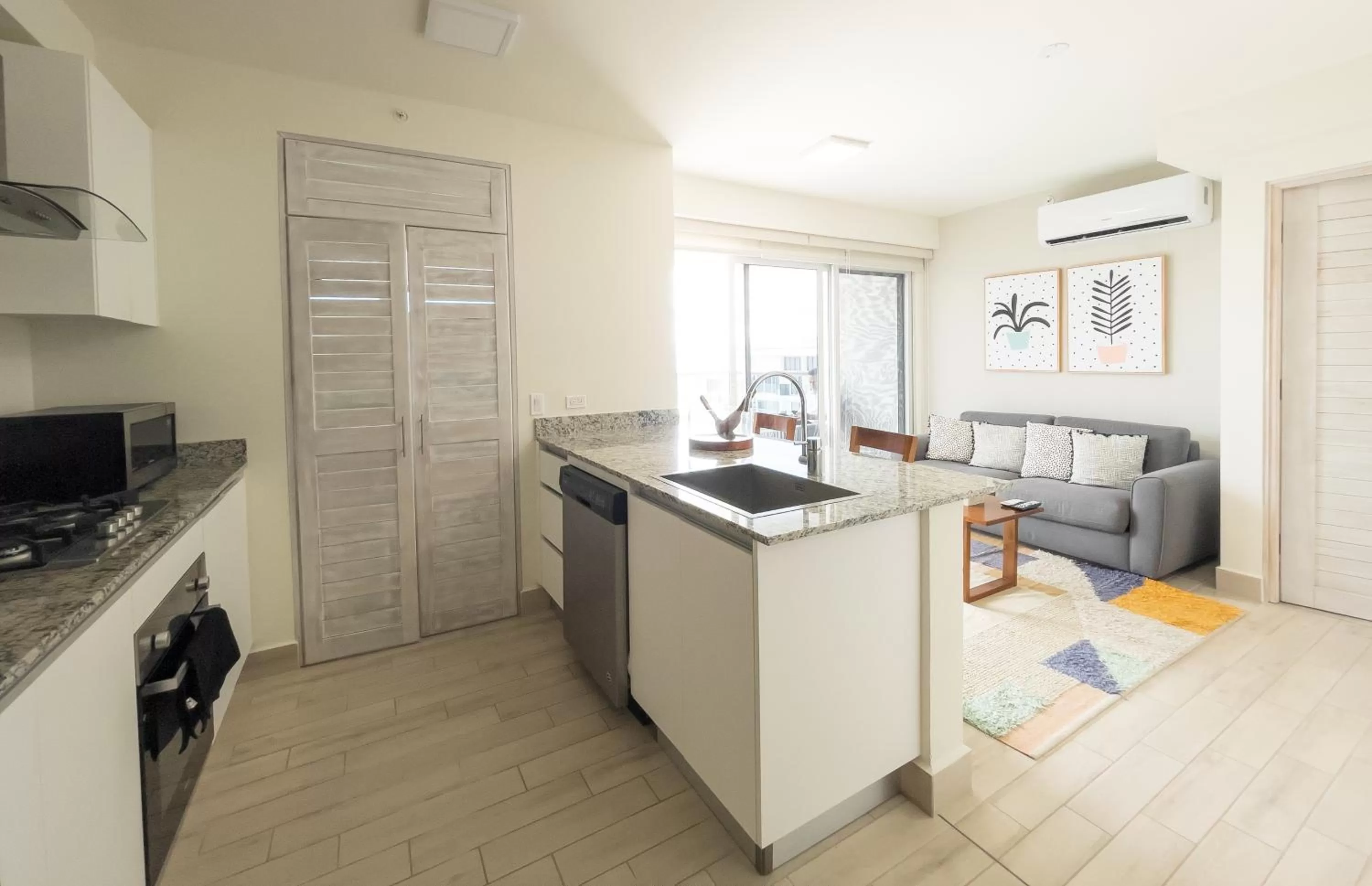 Kitchen/Kitchenette in Playa Caracol Residences