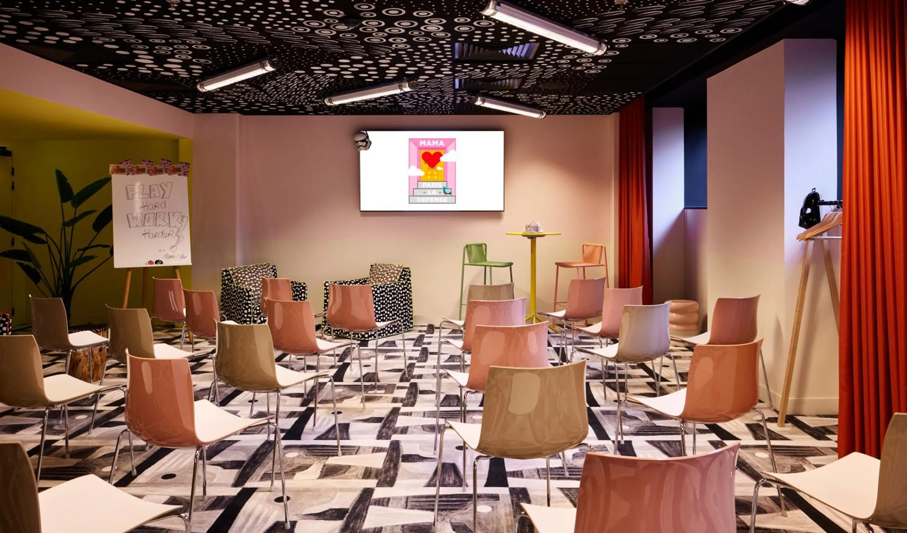 Meeting/conference room in Mama Shelter Paris La Défense