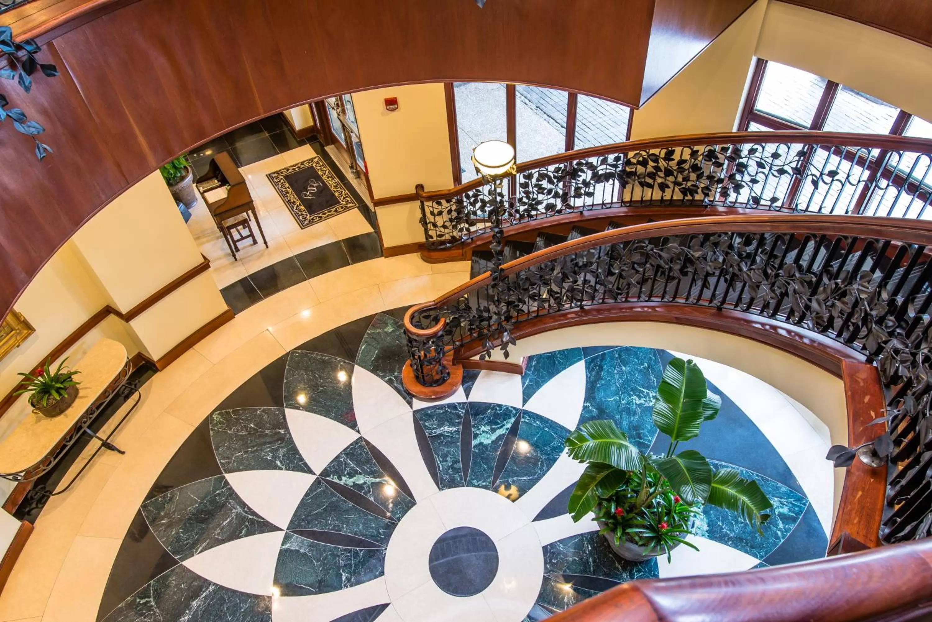 Lobby or reception in French Quarter Inn