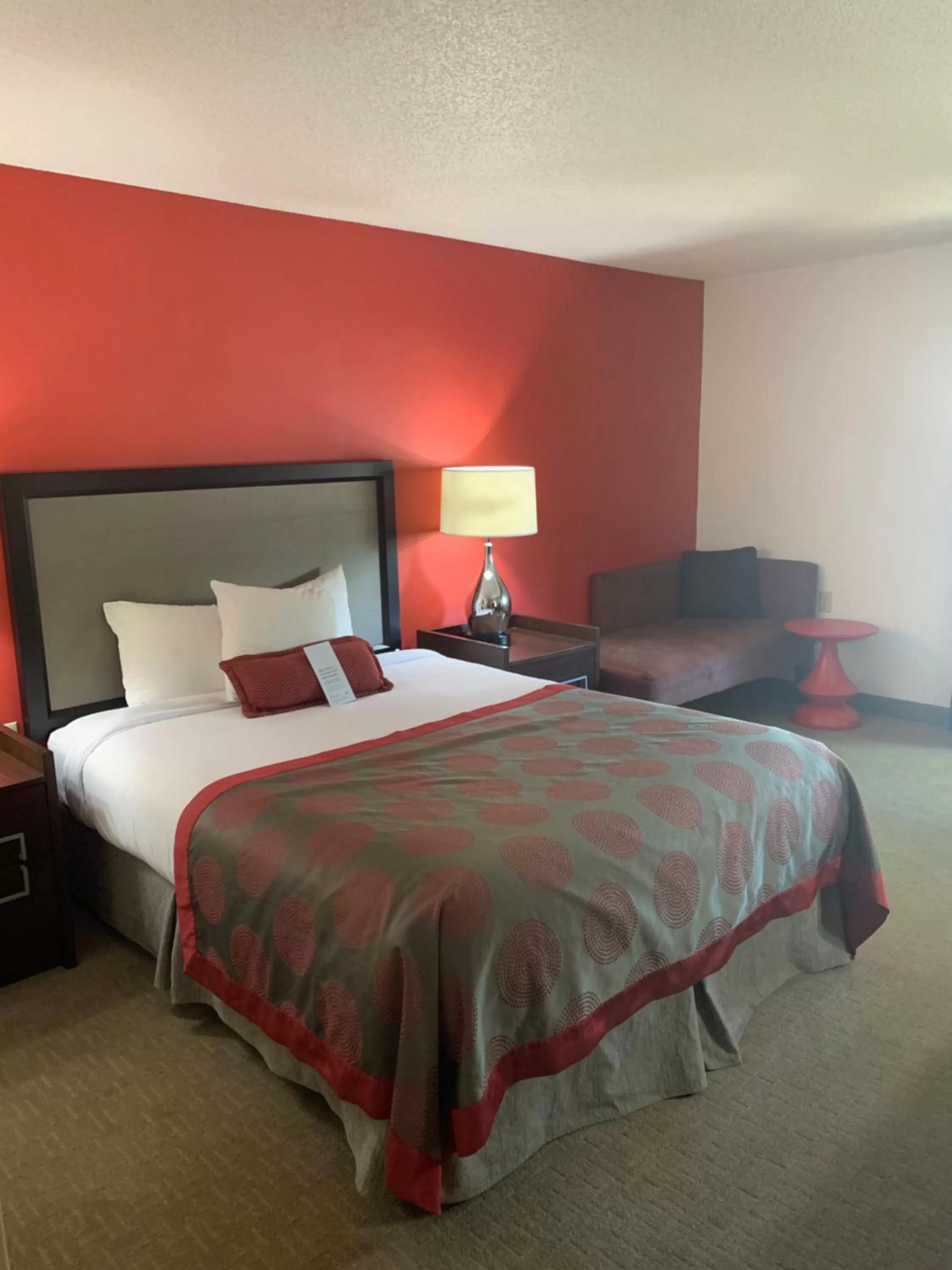 Photo of the whole room, Bed in Ramada by Wyndham Marquette