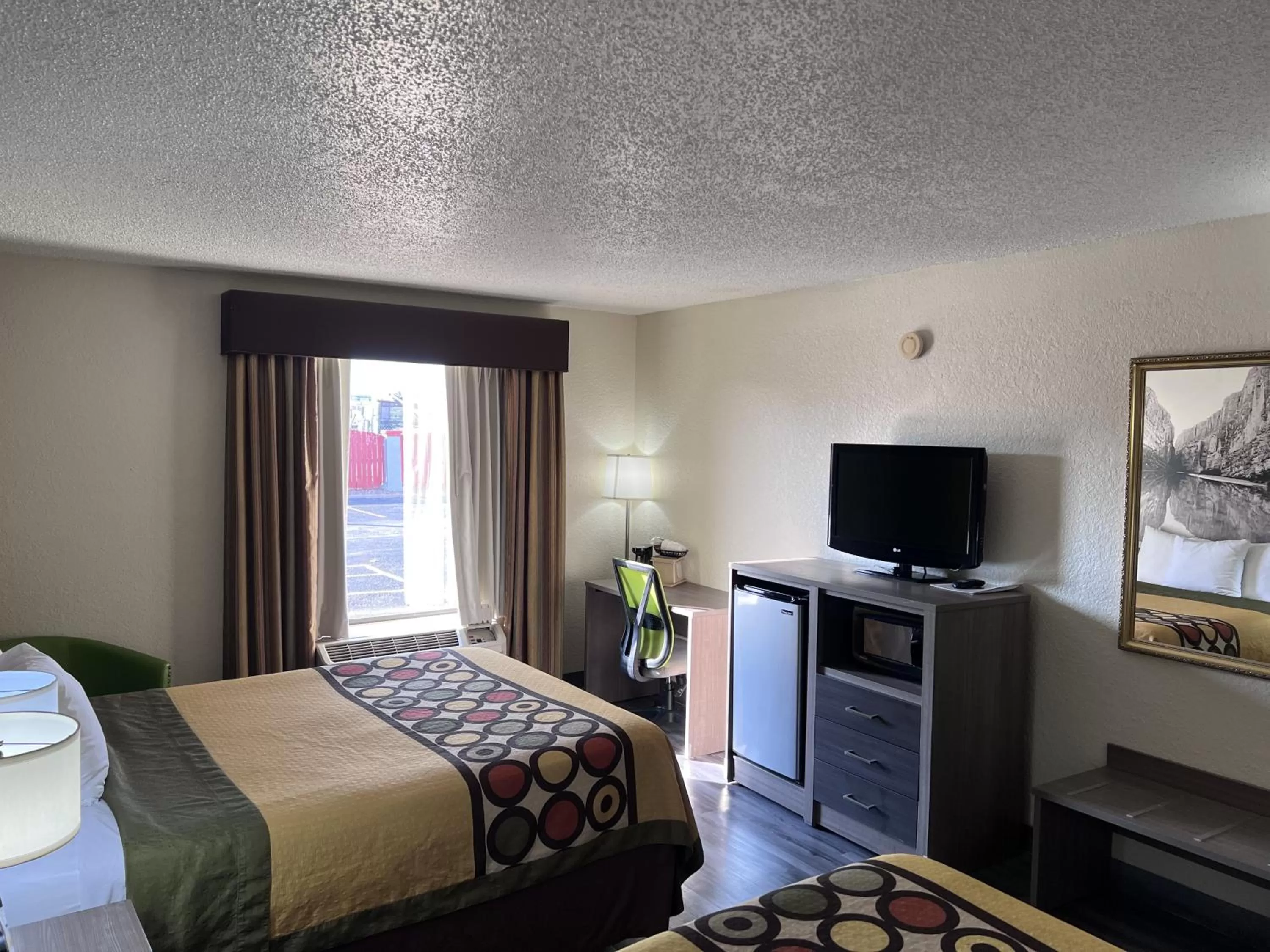 Photo of the whole room, Bed in Super 8 by Wyndham Ft Stockton
