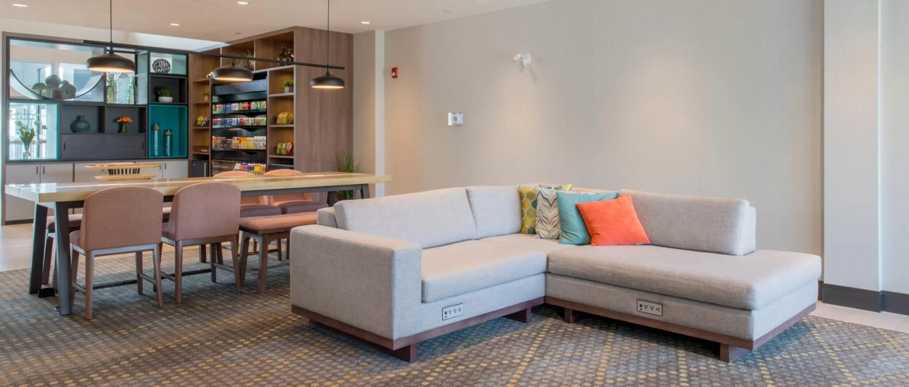 Property building in Holiday Inn Edmonton South - Evario Events by IHG