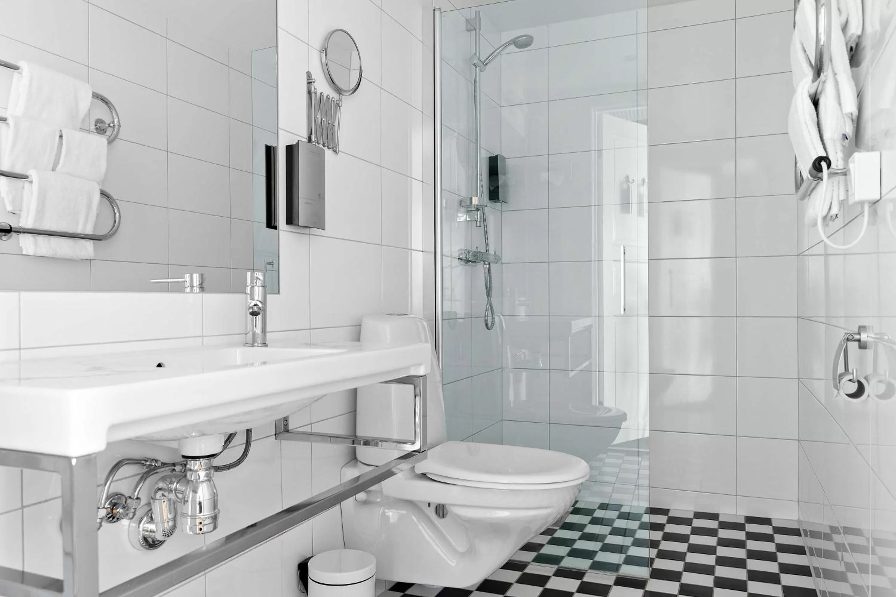 Bathroom in Best Western Strand Hotel