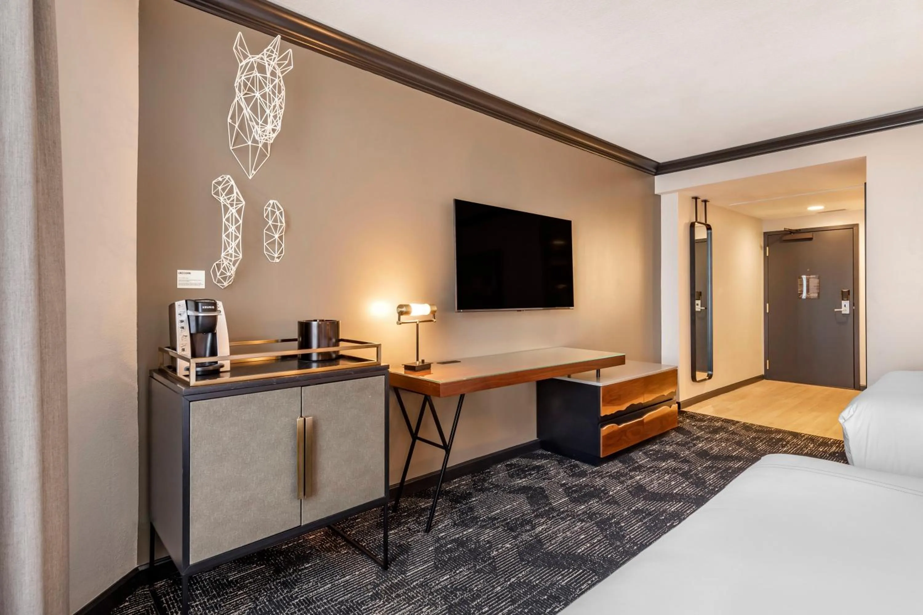 Photo of the whole room, Bed in Omni Austin Hotel Downtown