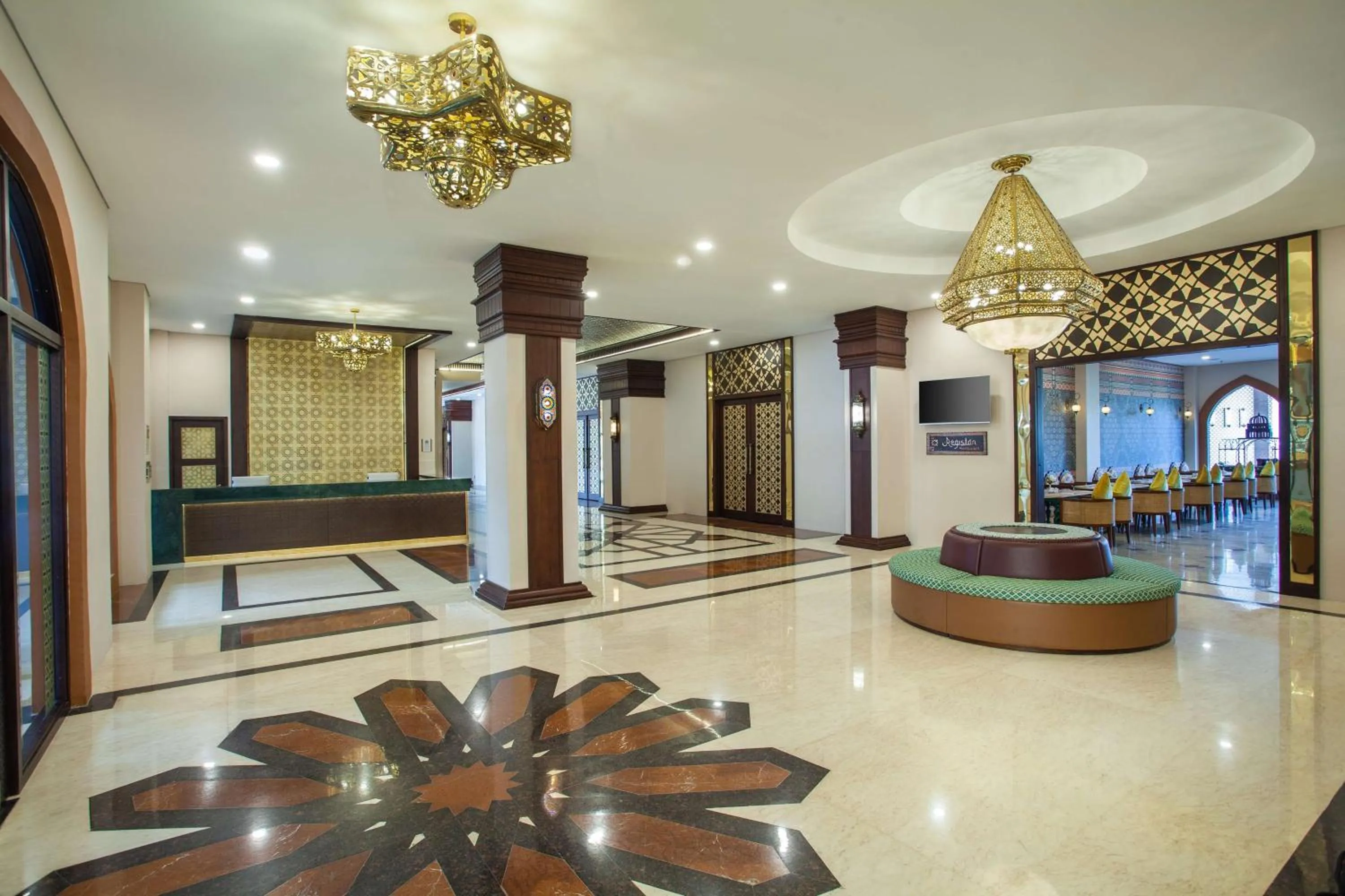 Lobby or reception in Alhambra Hotel & Convention, BW Signature Collection
