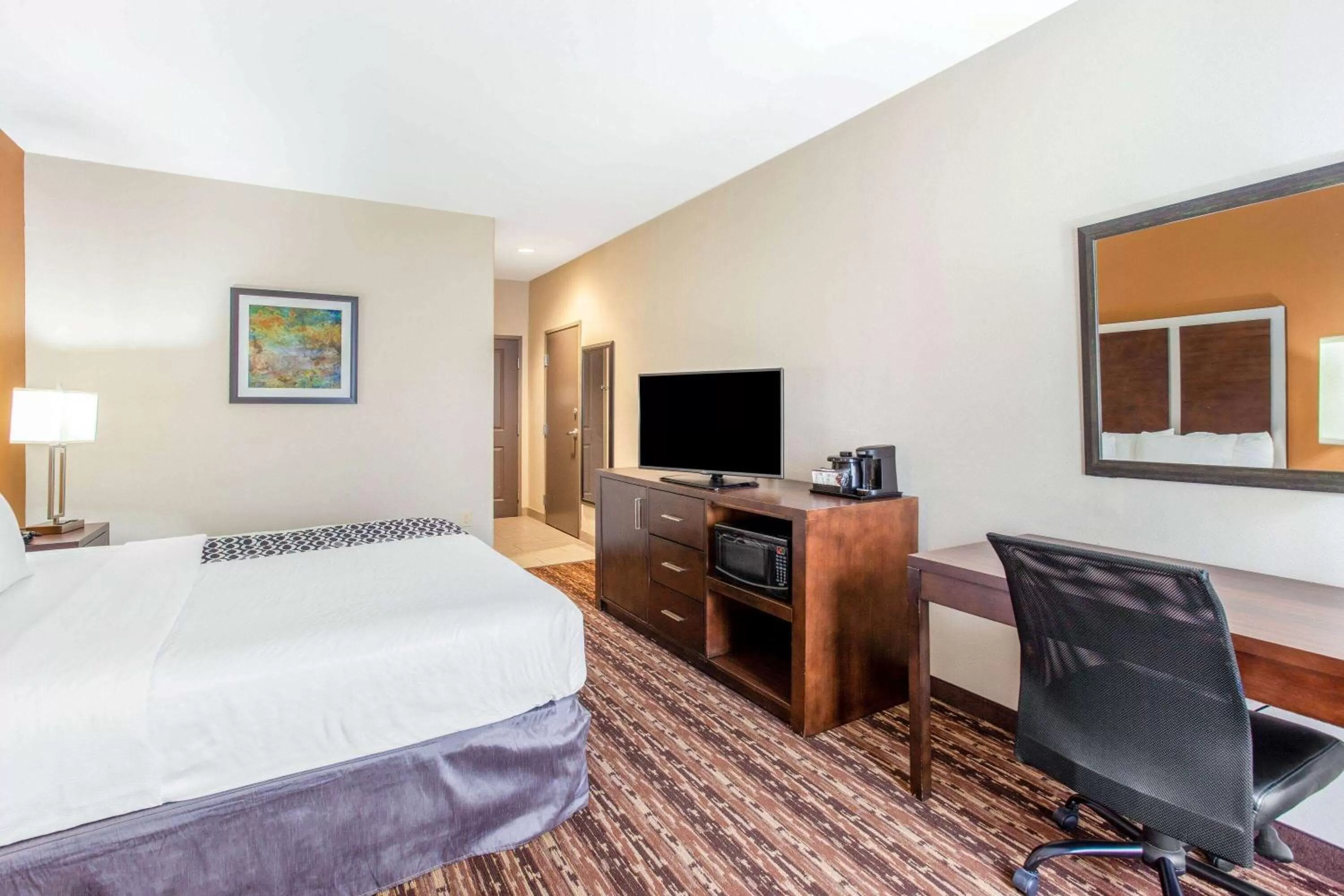 Photo of the whole room, Bed in La Quinta by Wyndham Gonzales TX