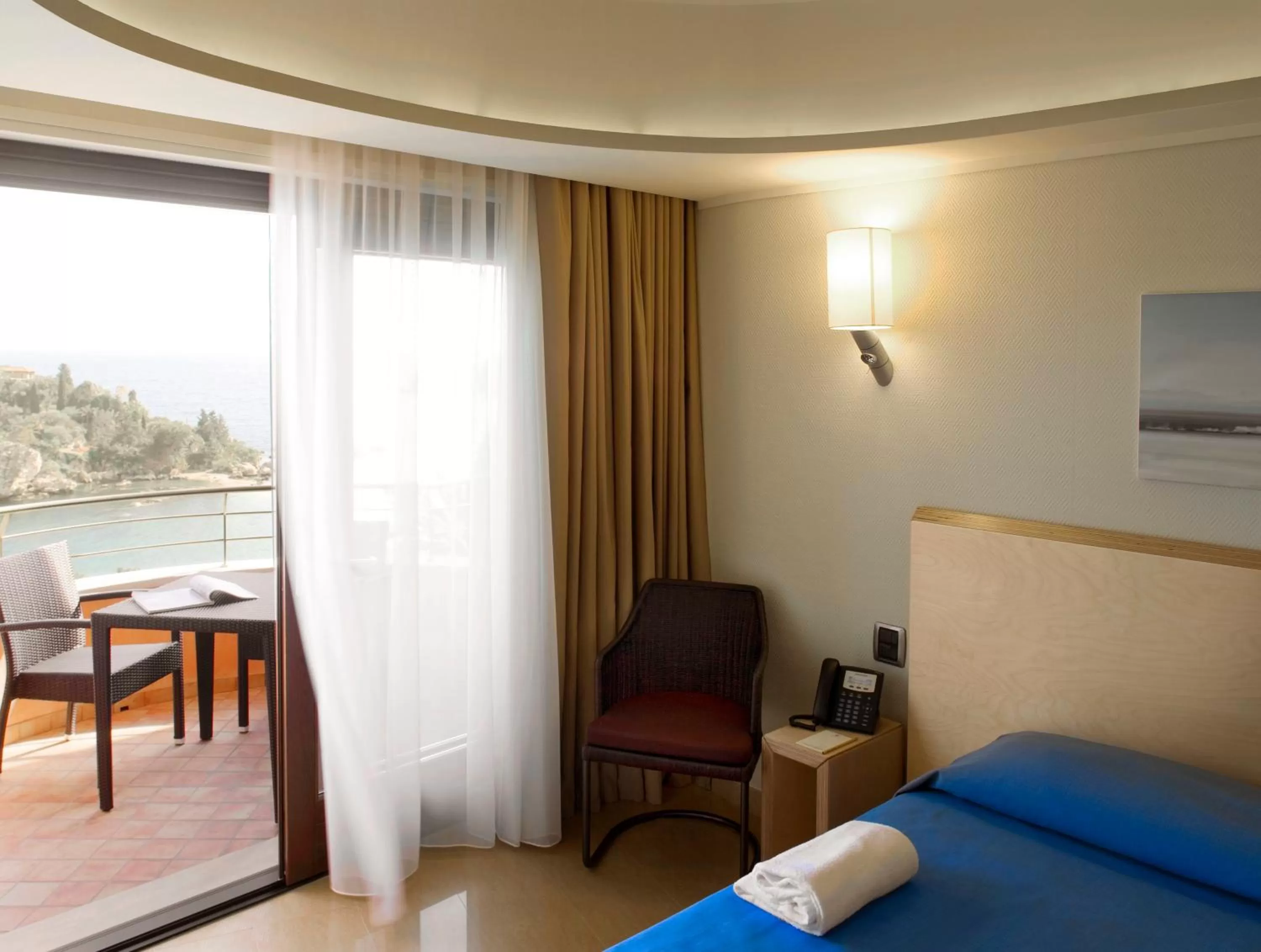 Sea view, Bed in Taormina Panoramic Hotel