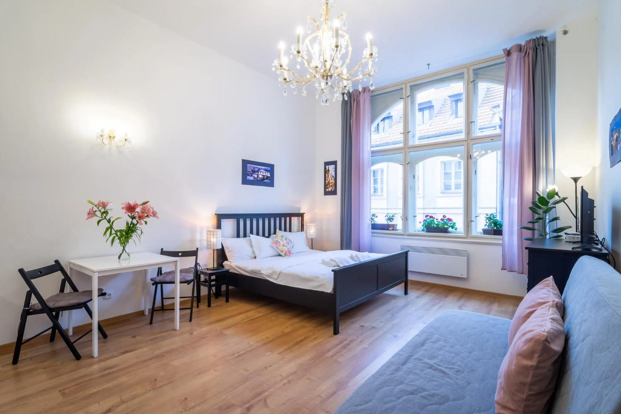 Photo of the whole room, Bed in Royal Road Residence