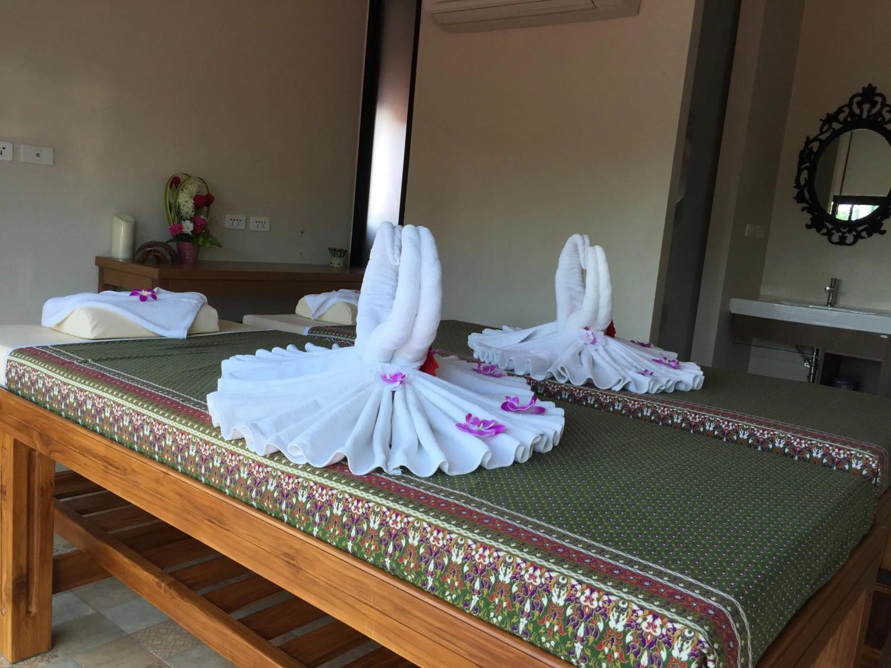 Massage, Bed in At Samui Boutique Hotel