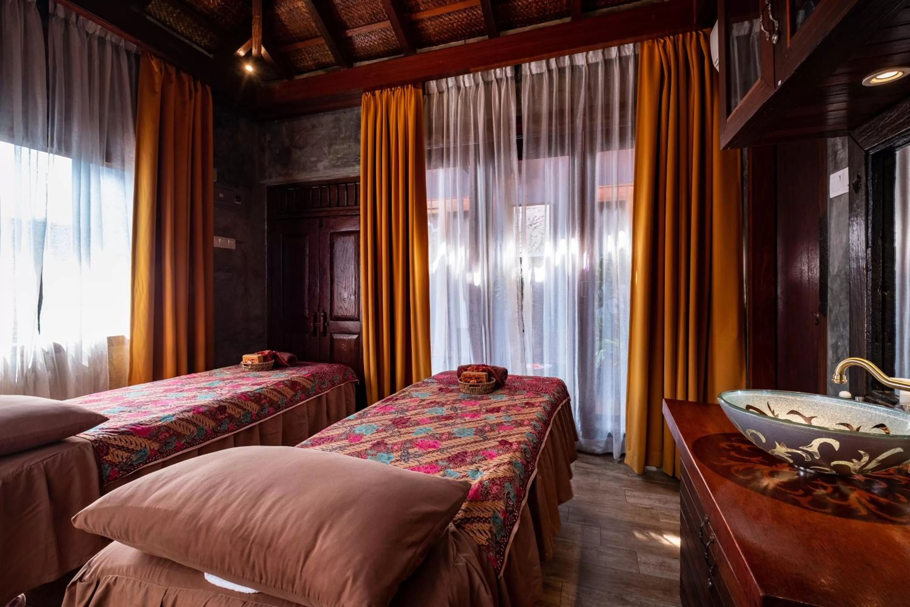 Activities, Bed in Ipoh Bali Hotel