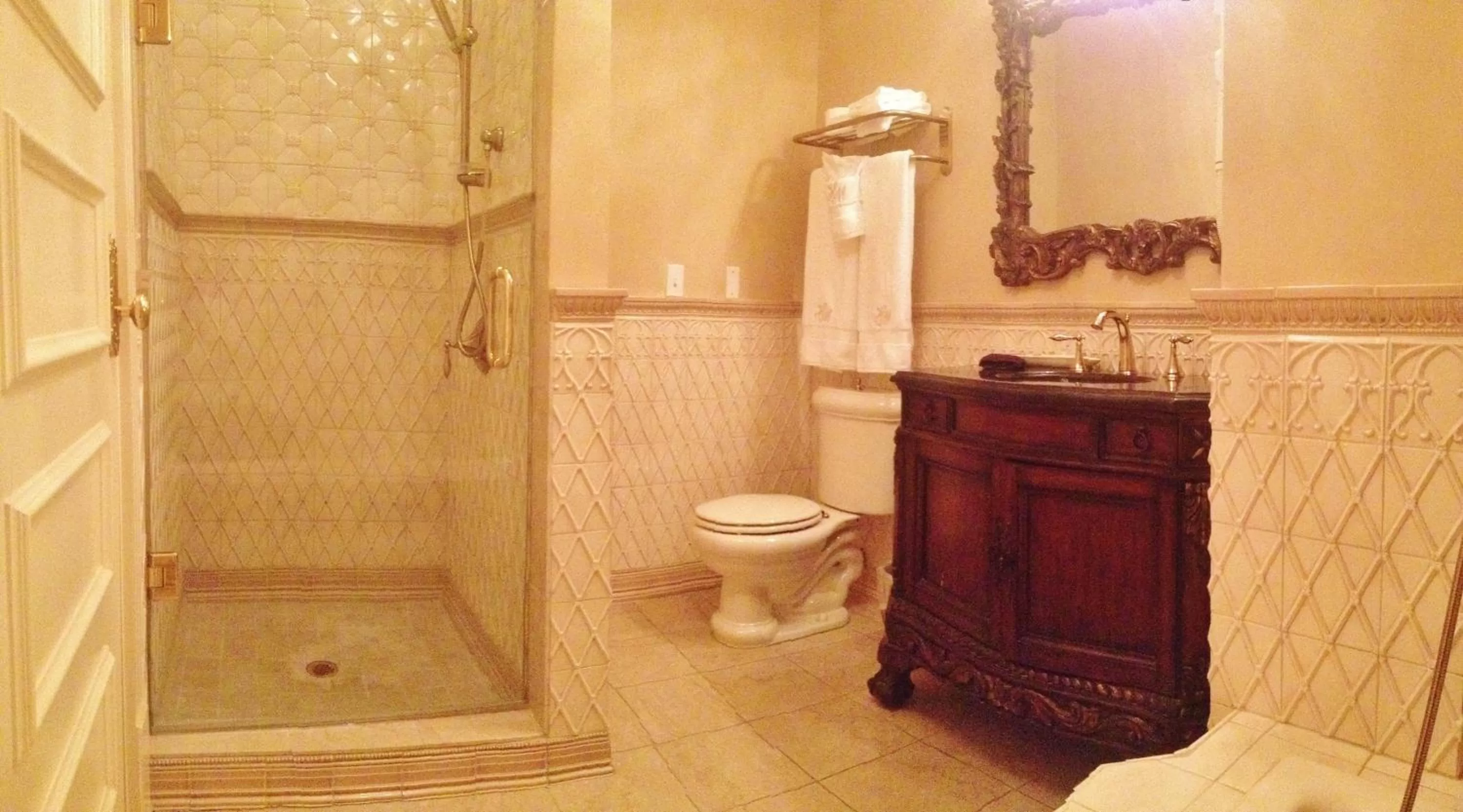 Bedroom, Bathroom in The Hotel Magnolia