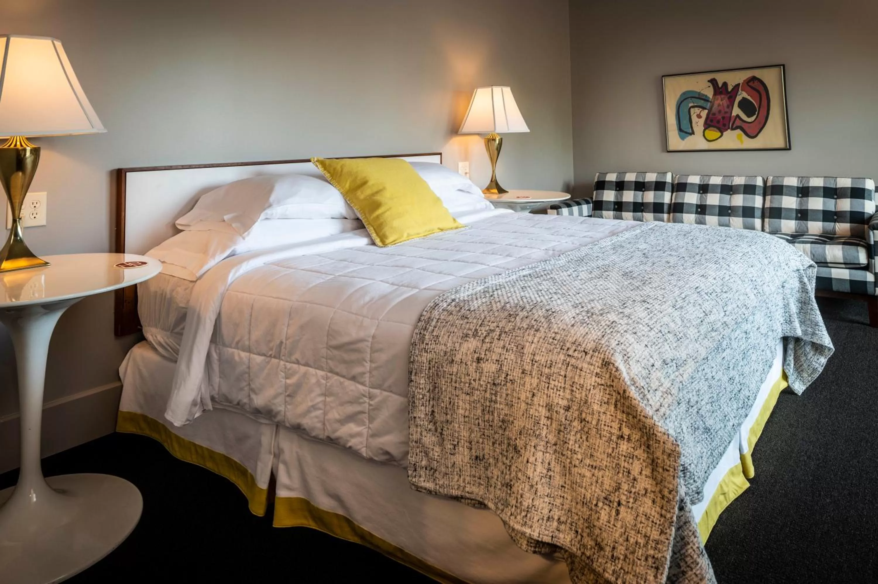 Bed in Hotel Broad Ripple