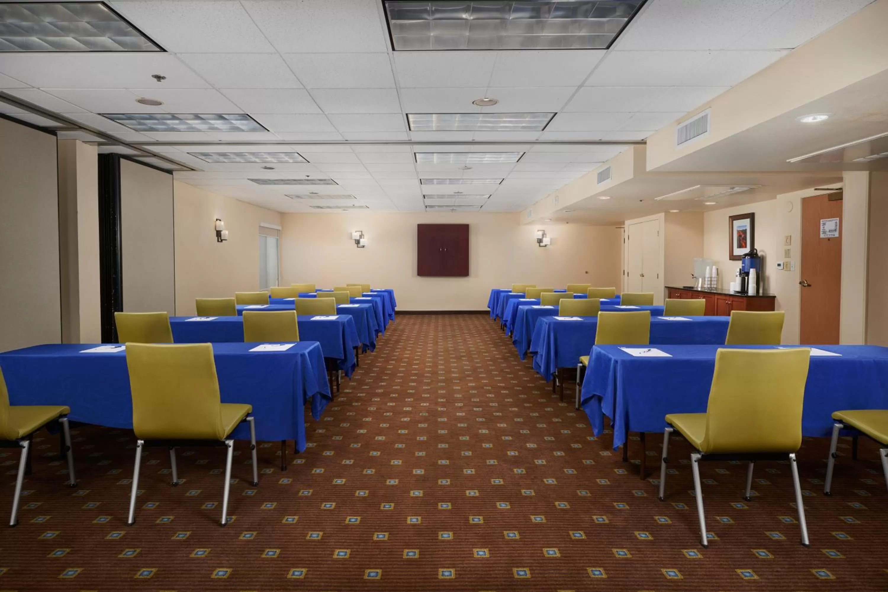 Meeting/conference room in Holiday Inn Express Scottsdale North by IHG