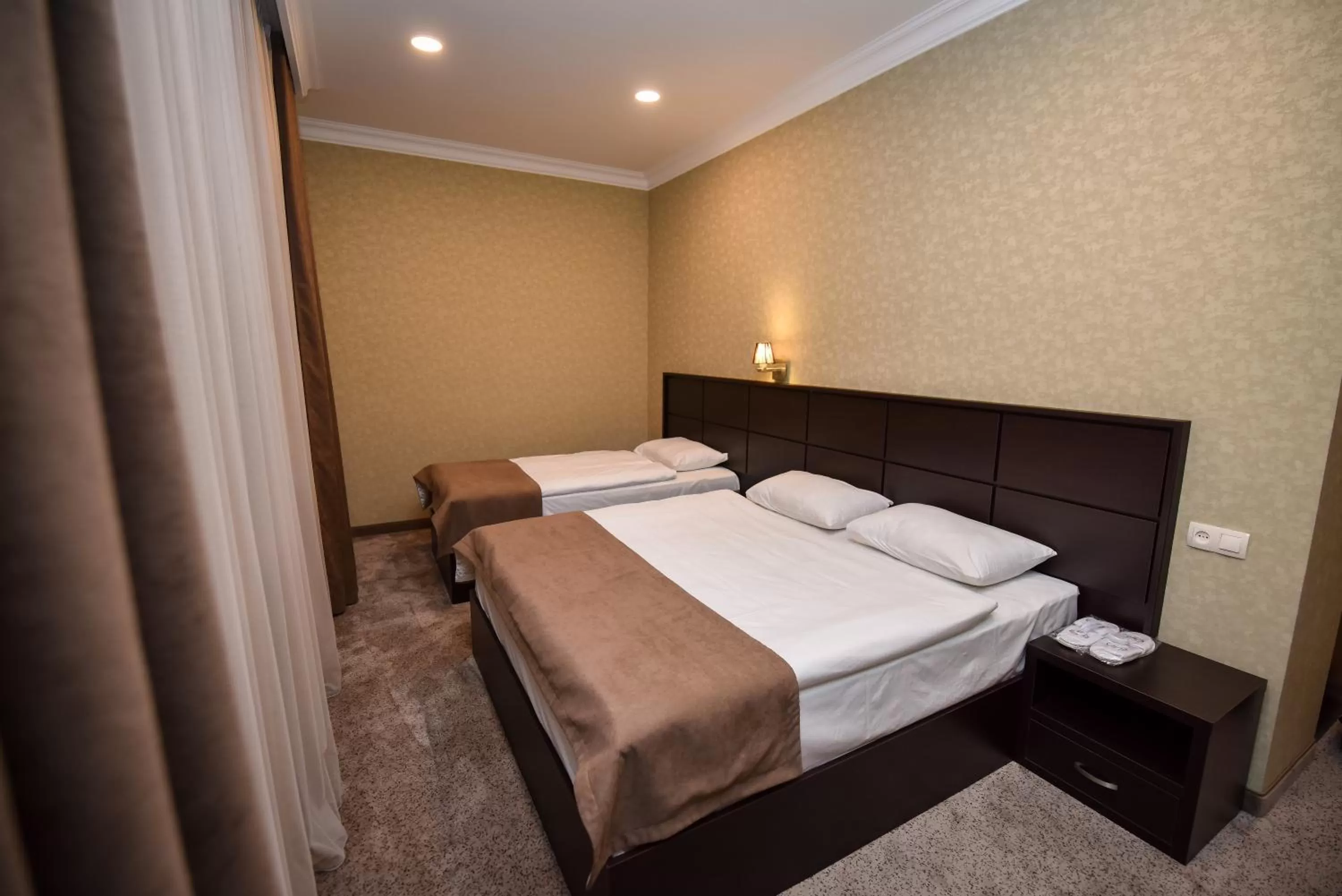 Bedroom, Bed in Laguna Hotel