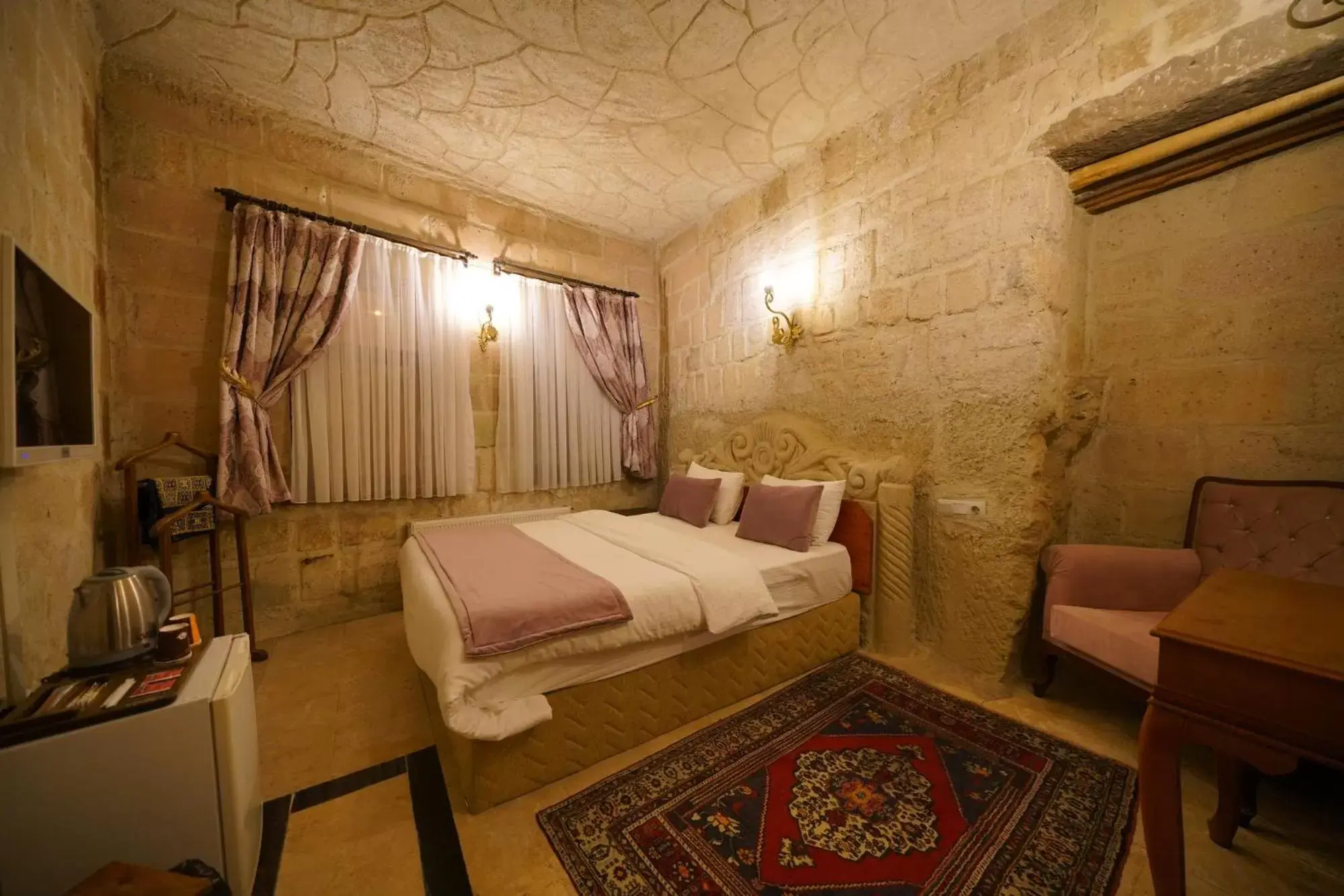Stone Double Room in Cappadocia Nar Cave House & Swimming Pool Stone Double Room in Cappadocia Nar Cave House & Swimming Pool