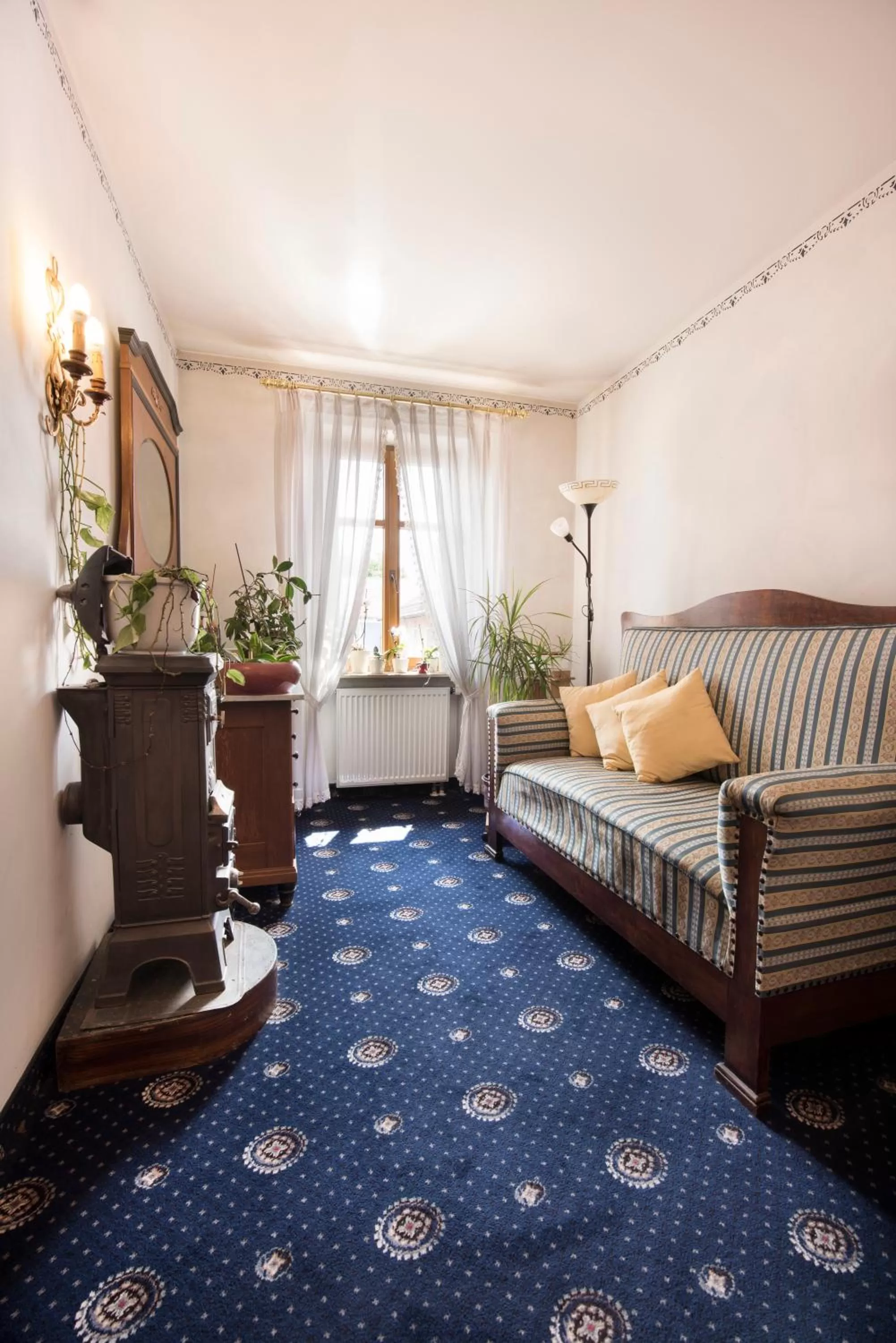 Seating area, Bed in AKZENT Hotel Krone