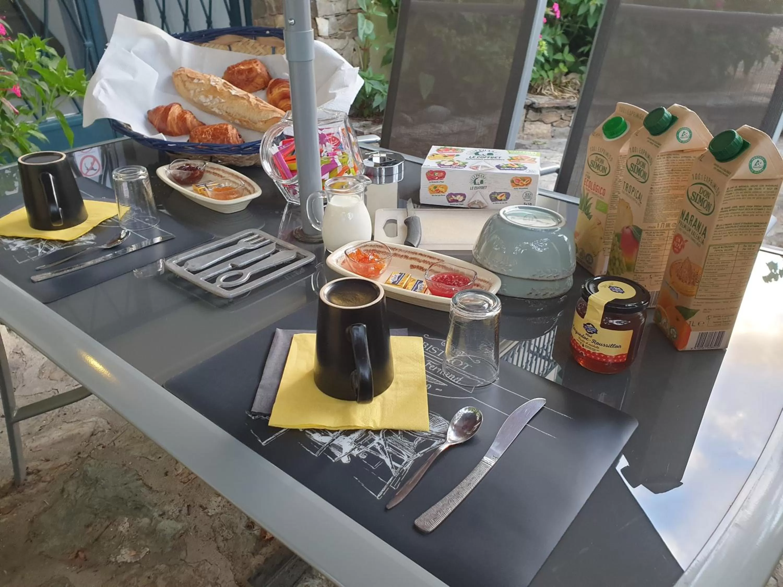 Continental breakfast in Auberge du Chêne