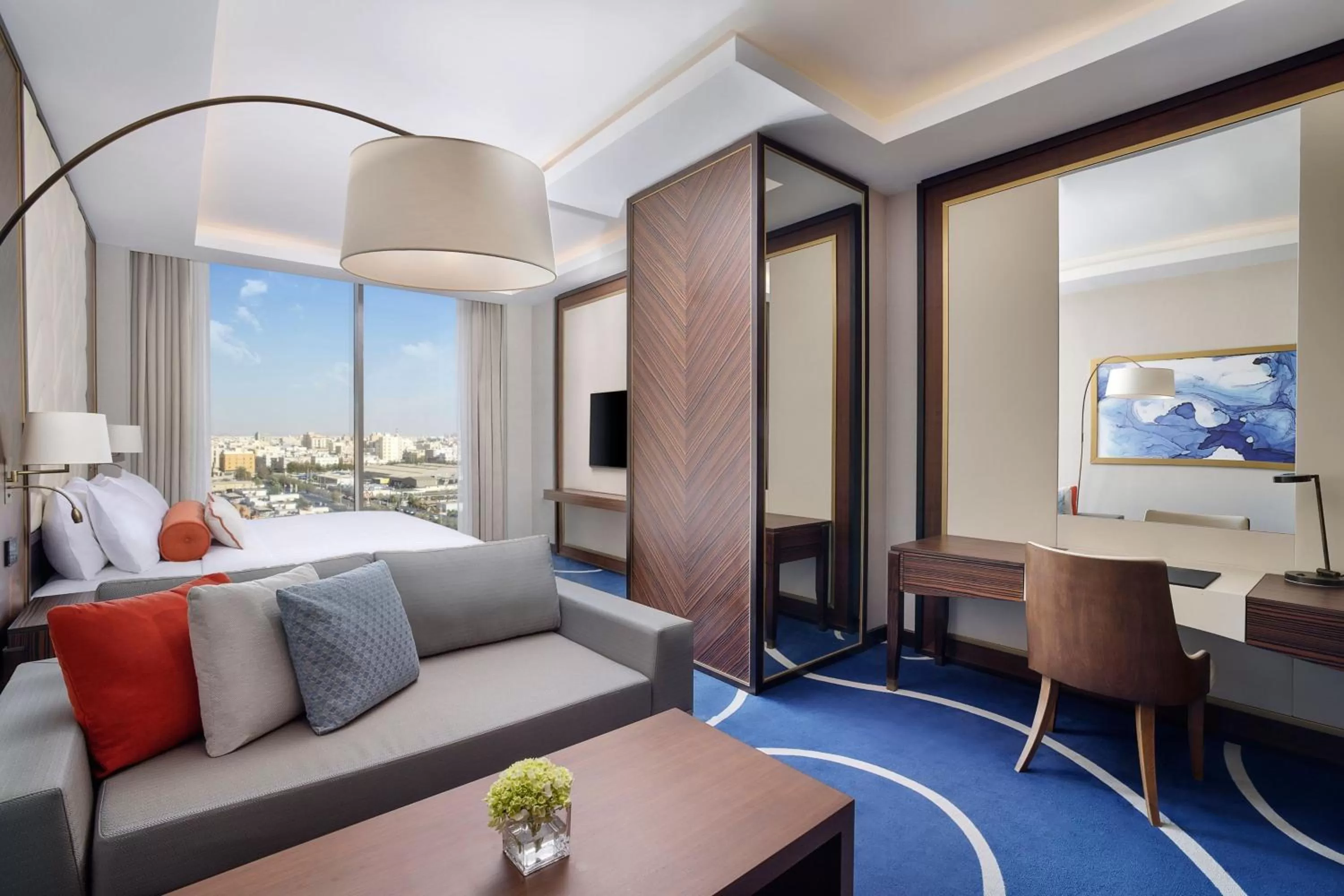 Photo of the whole room, Bed in Jeddah Marriott Hotel Madinah Road