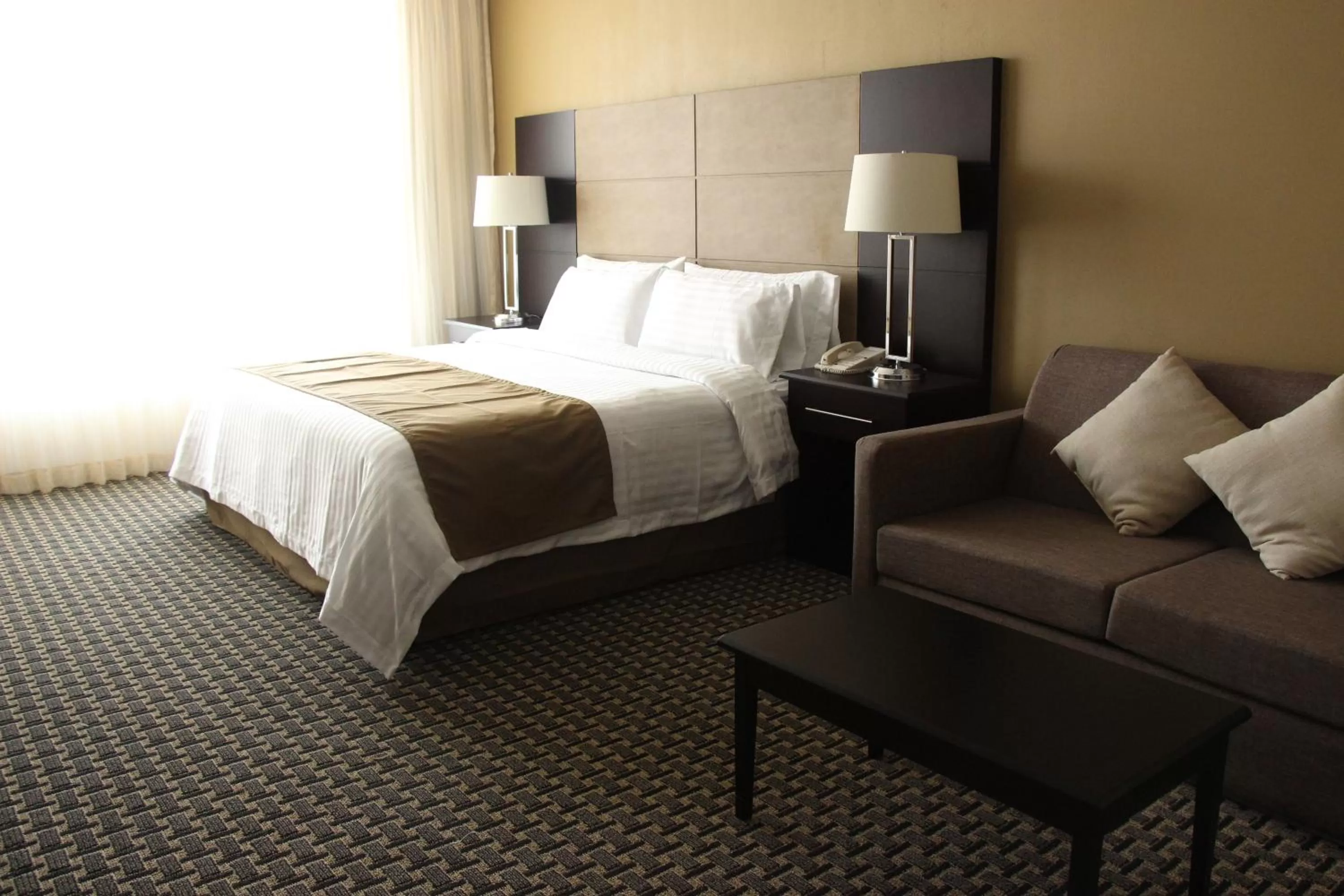Photo of the whole room in Holiday Inn Mexico Santa Fe by IHG