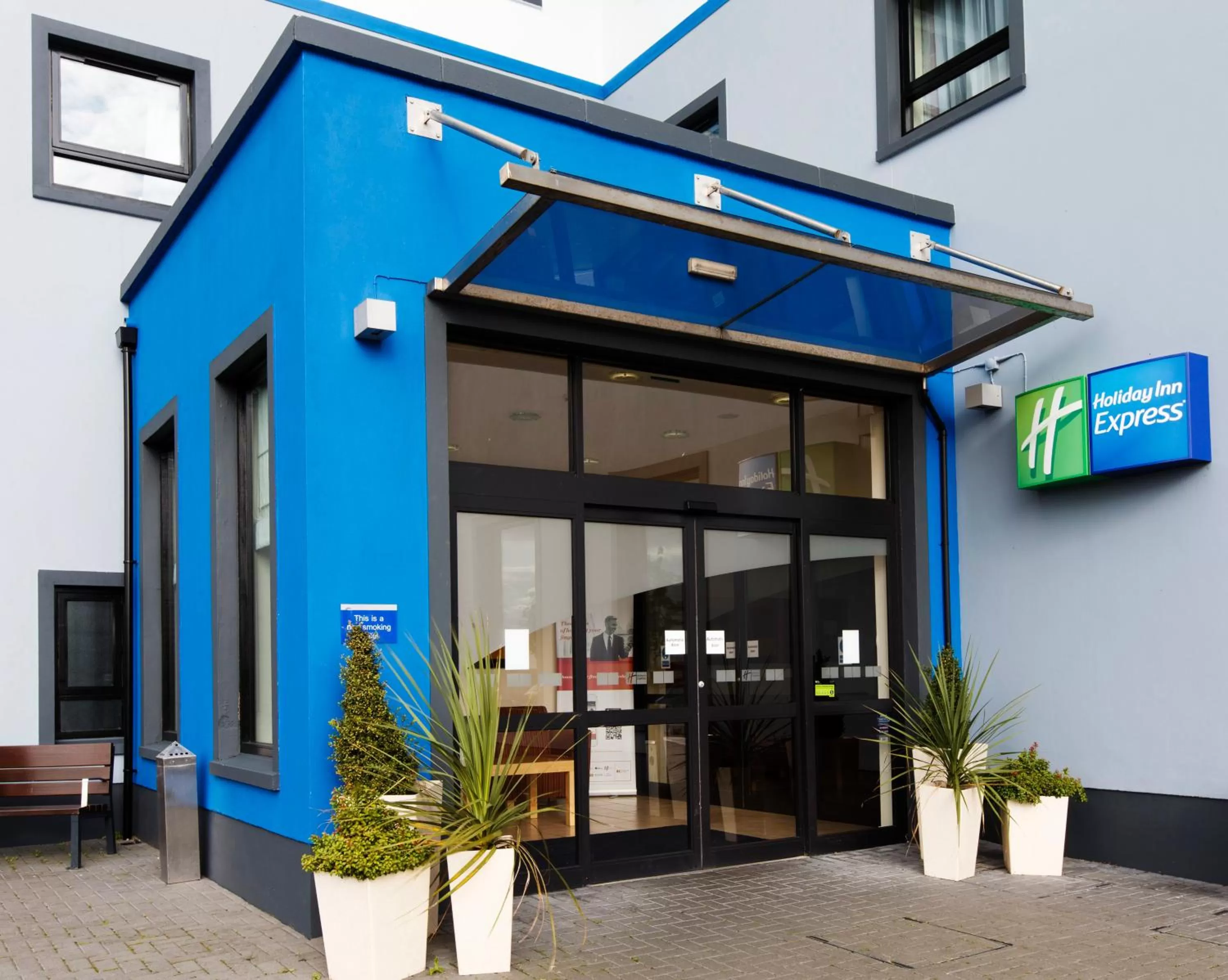 Facade/entrance in Holiday Inn Express Antrim by IHG