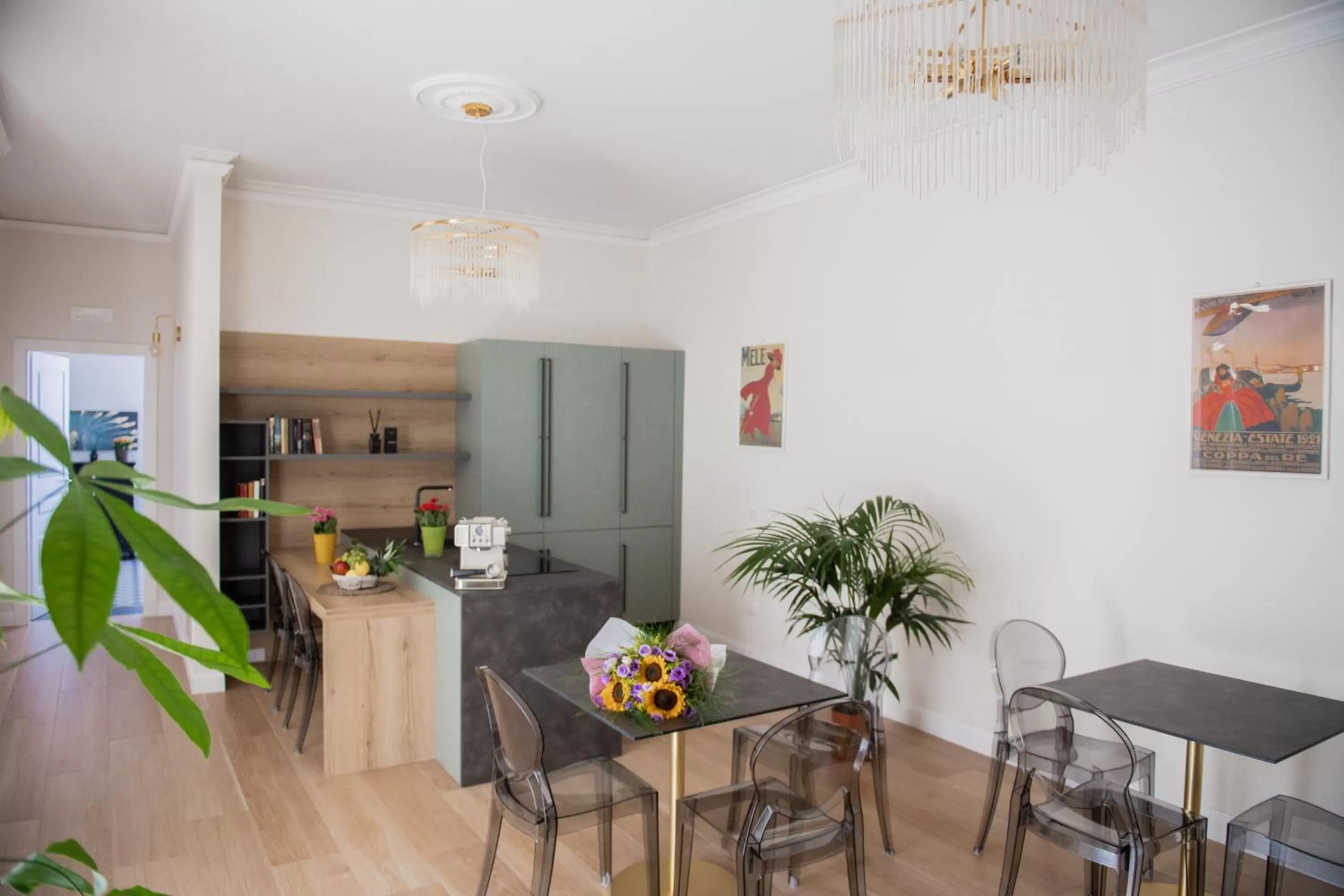 Kitchen or kitchenette, Dining Area in Novecento