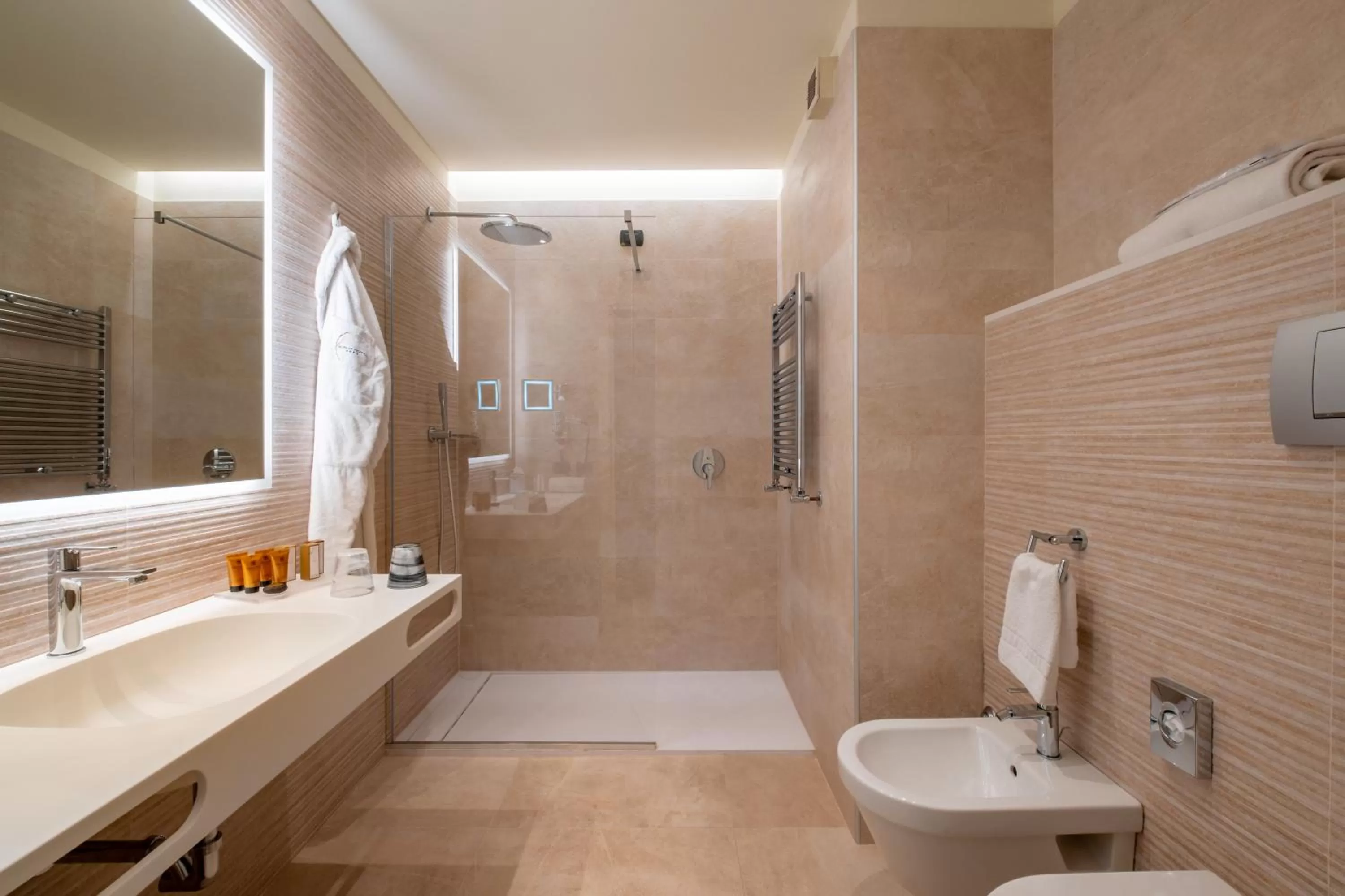 Bathroom in Savhotel Aemilia Bologna