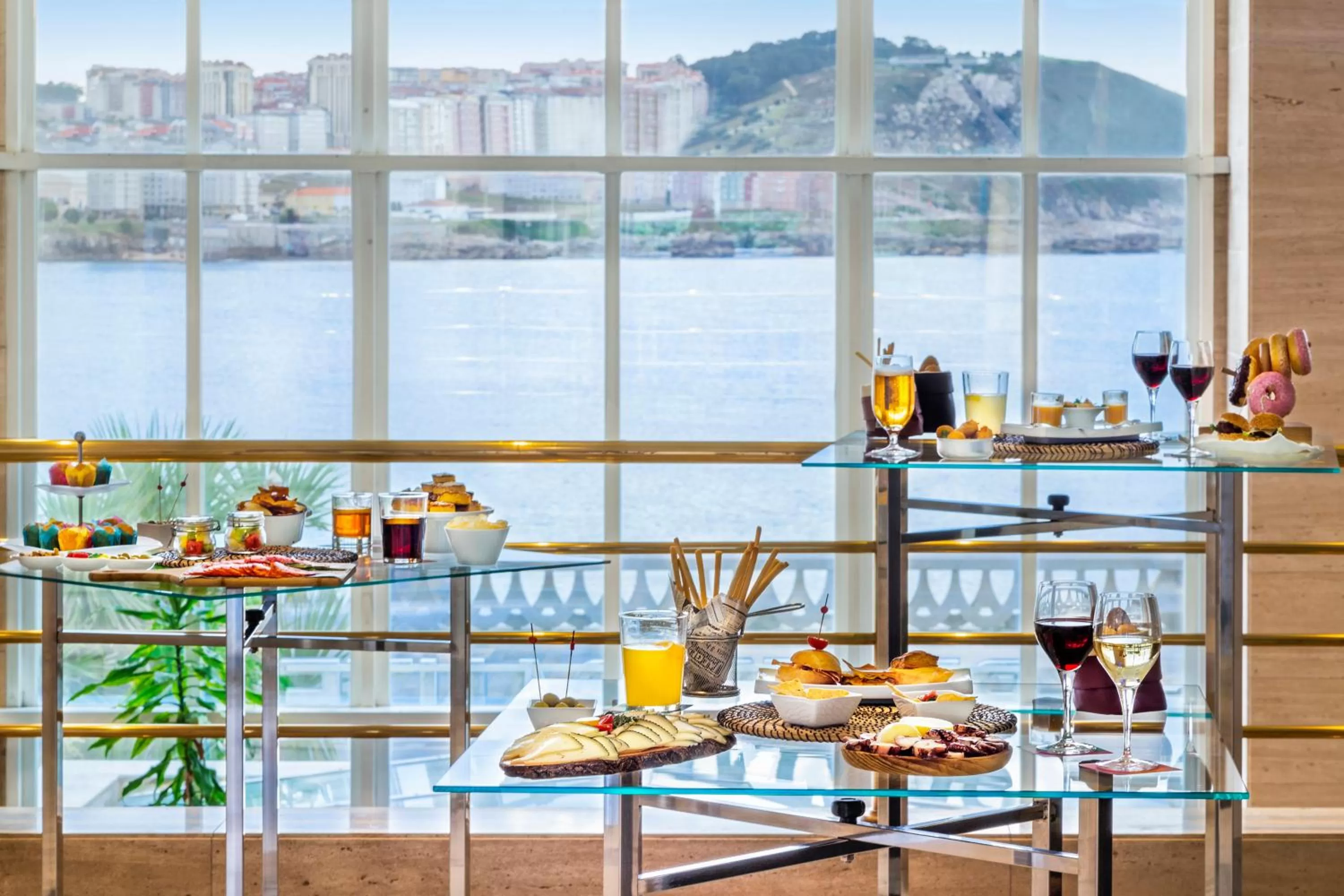 Restaurant/places to eat in Melia Maria Pita