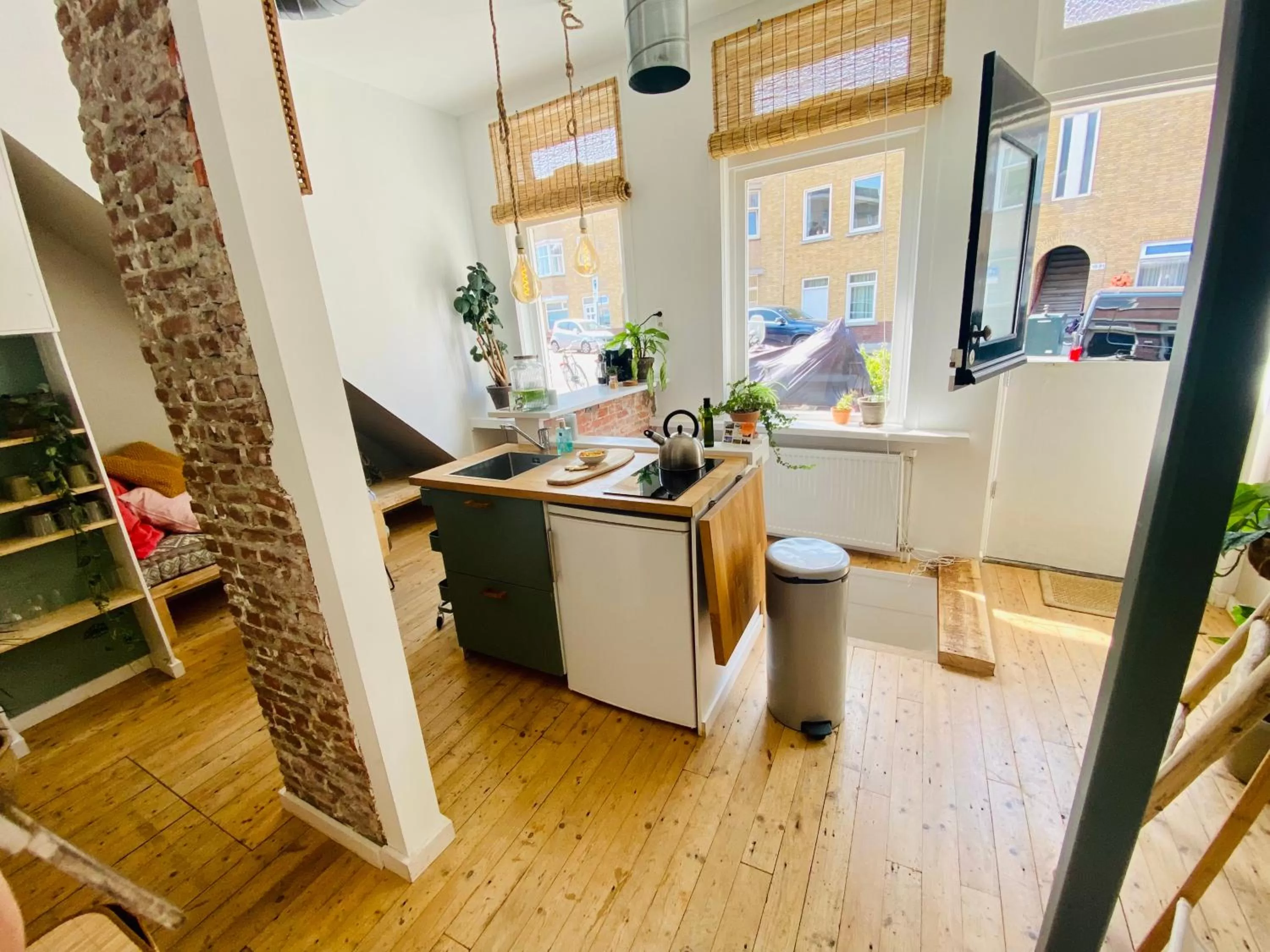 Kitchen or kitchenette in Tiny Beachhouse