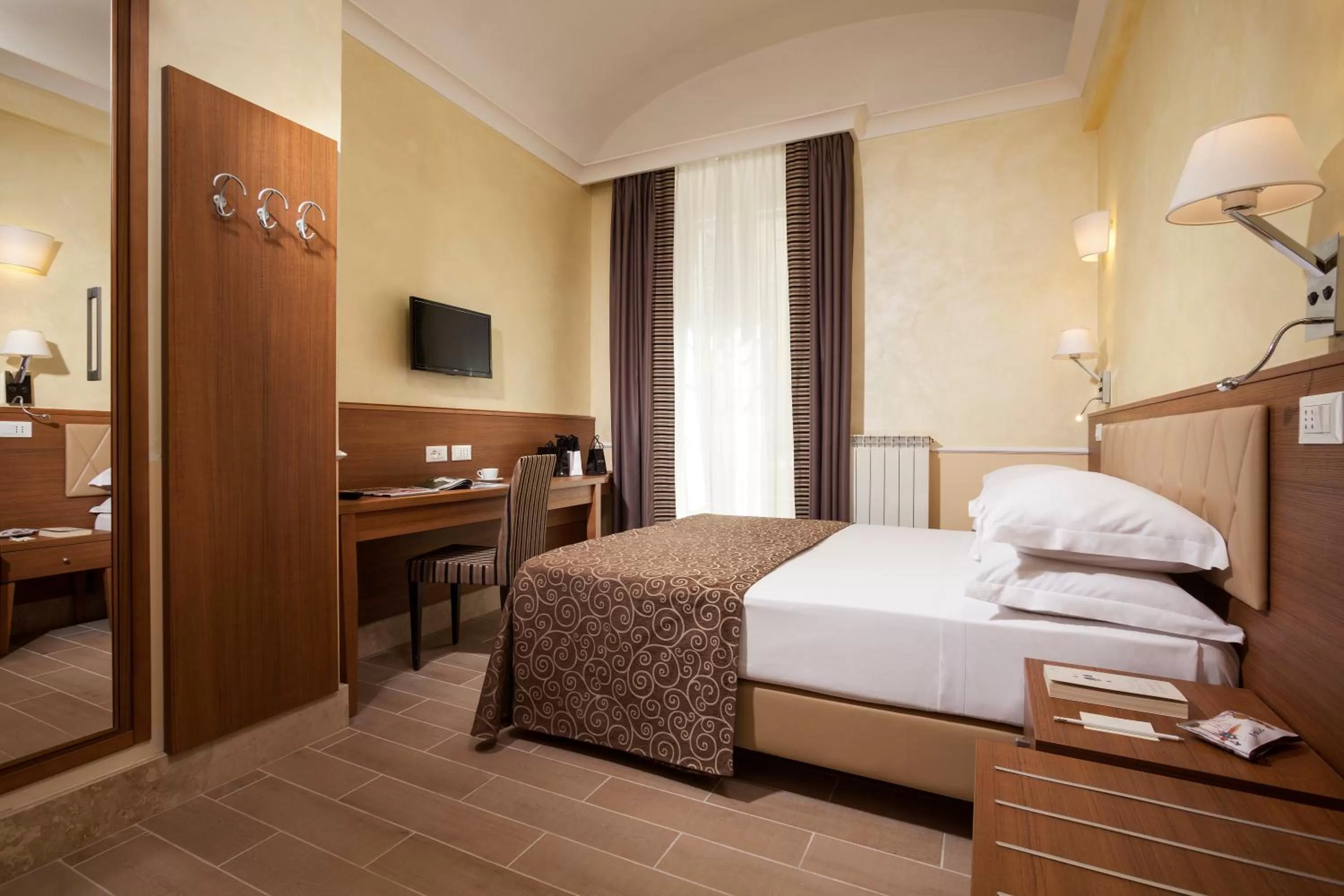 Bedroom, Bed in Hotel Kennedy