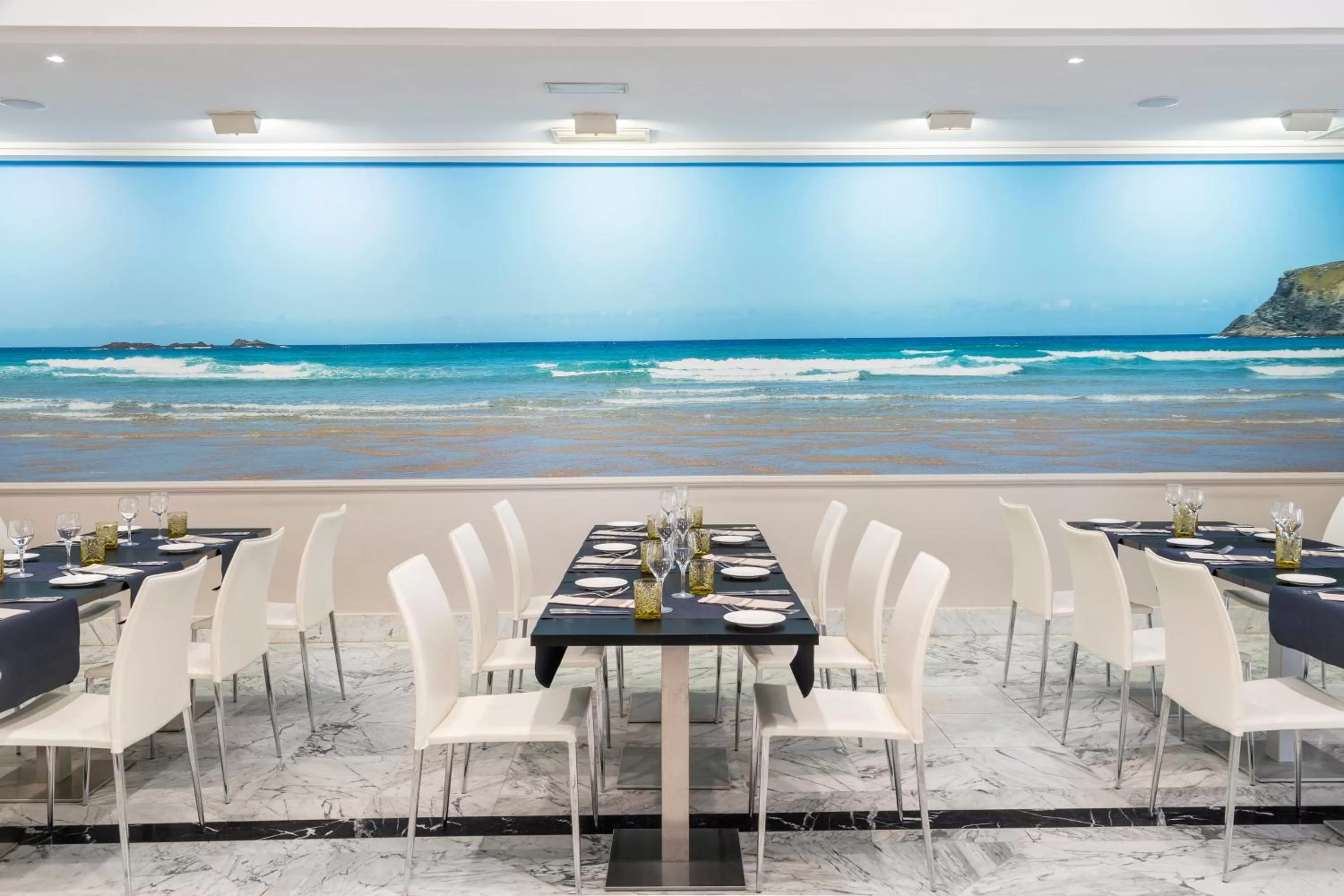 Restaurant/places to eat in Melia Maria Pita