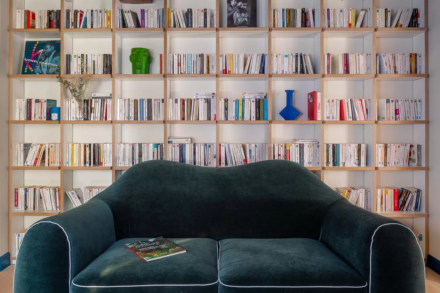 Library in Chouchou Hotel