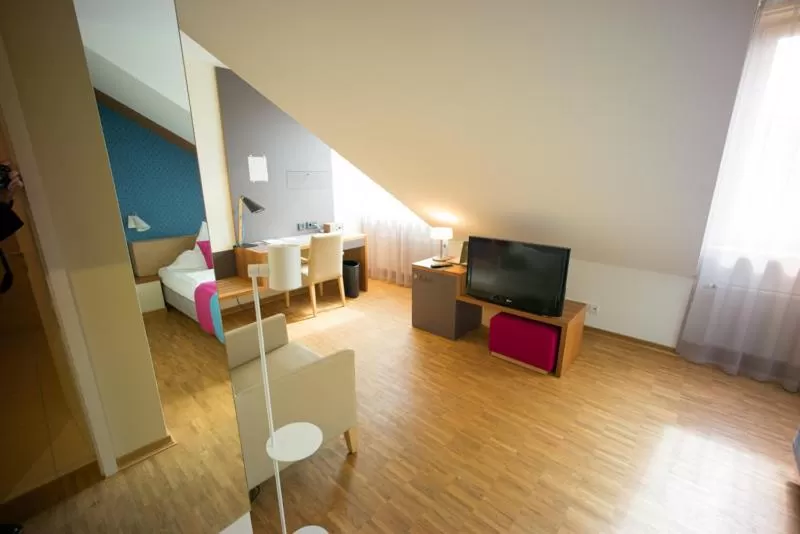 Photo of the whole room in Hotel Gude