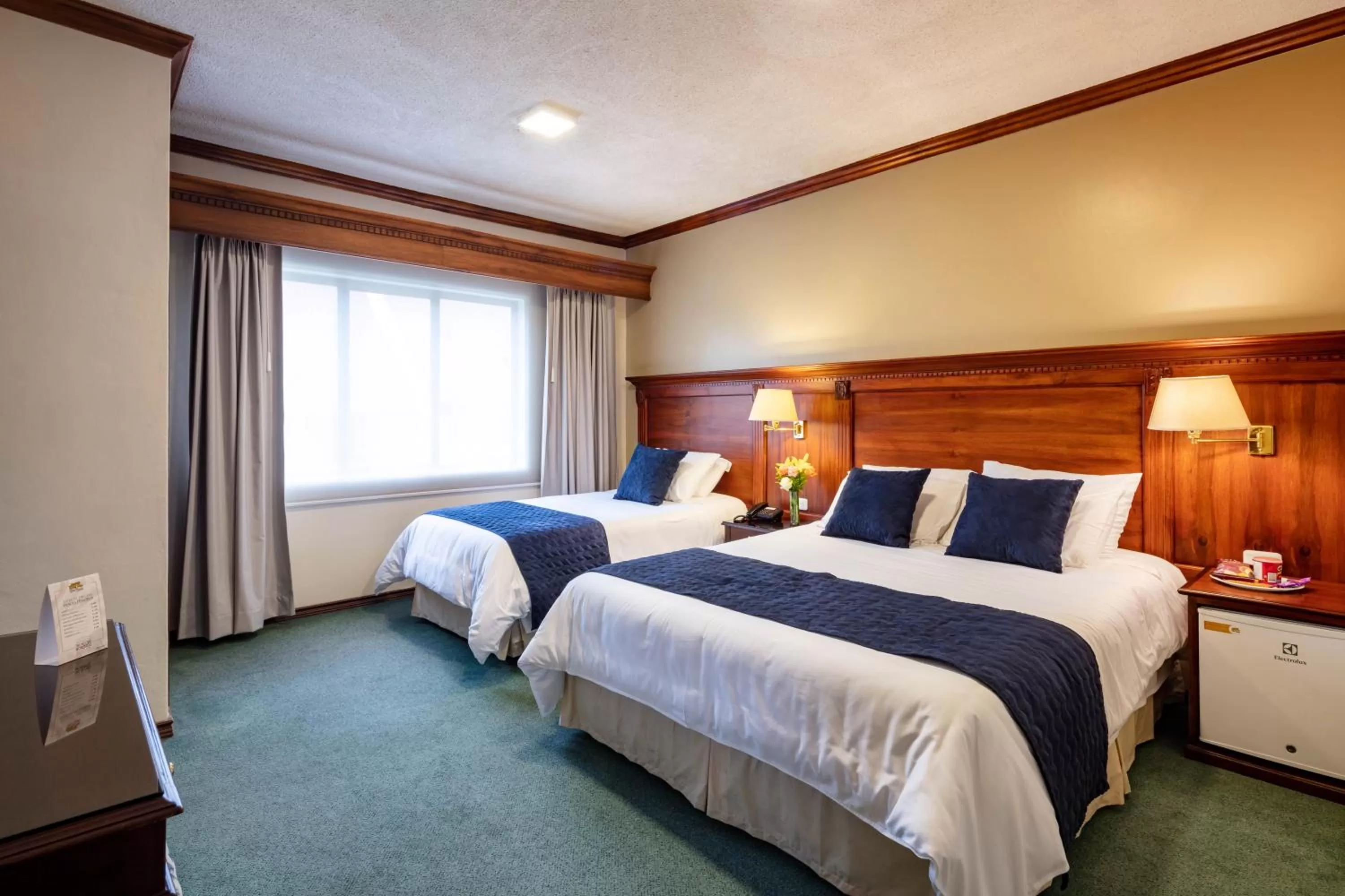 Guests, Bed in Hotel Florida