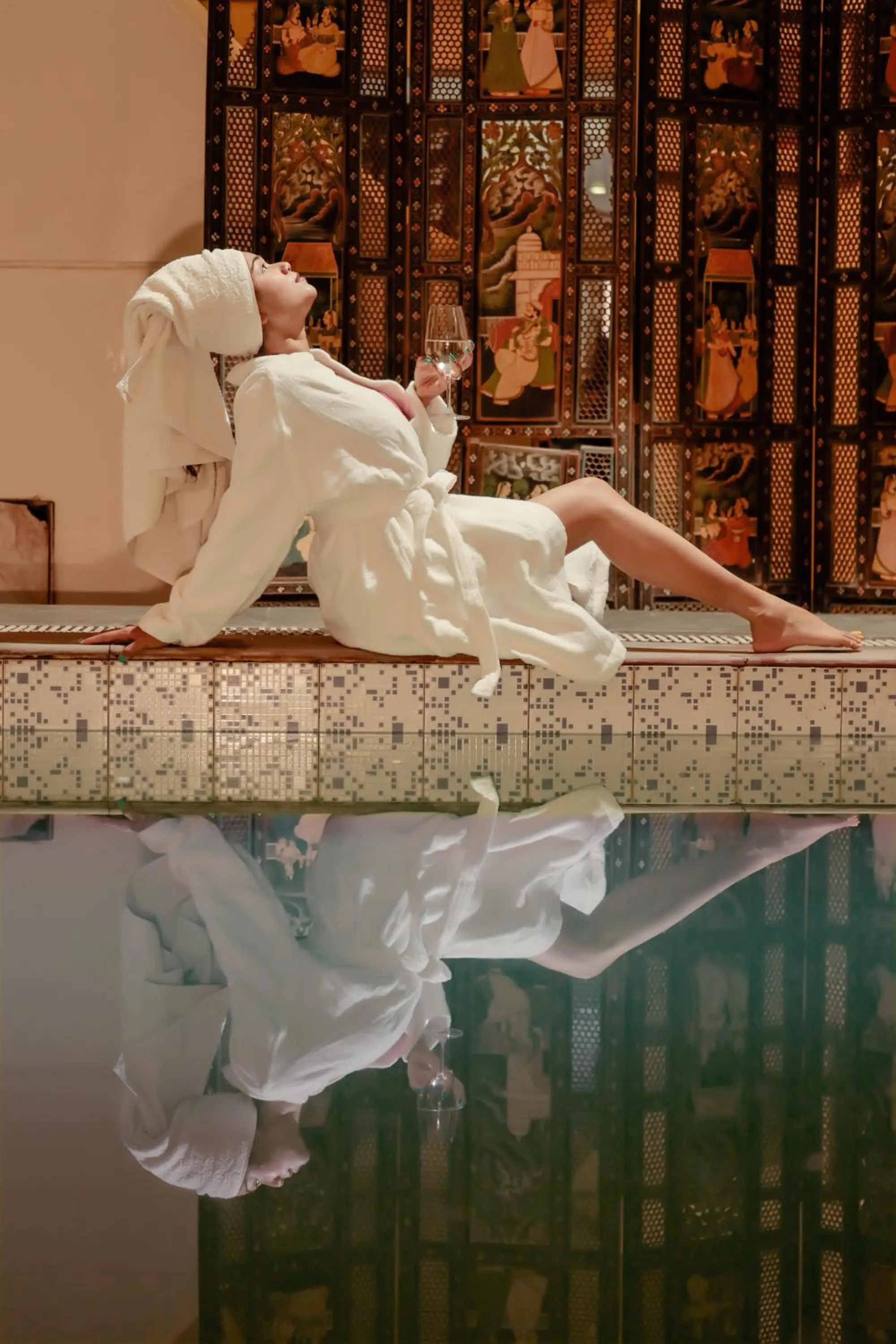 People in Hotel Devraj Niwas on Lake Pichola