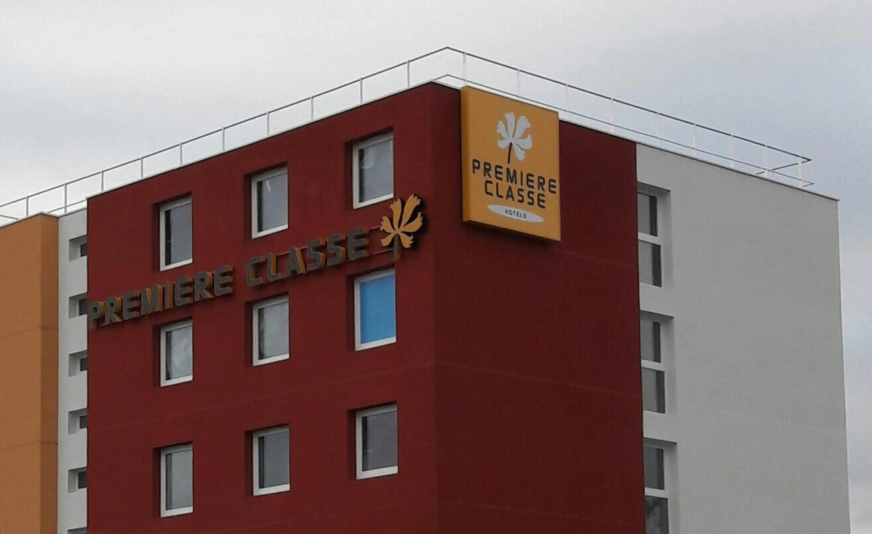 Property building in Premiere Classe Reims Nord - Bétheny
