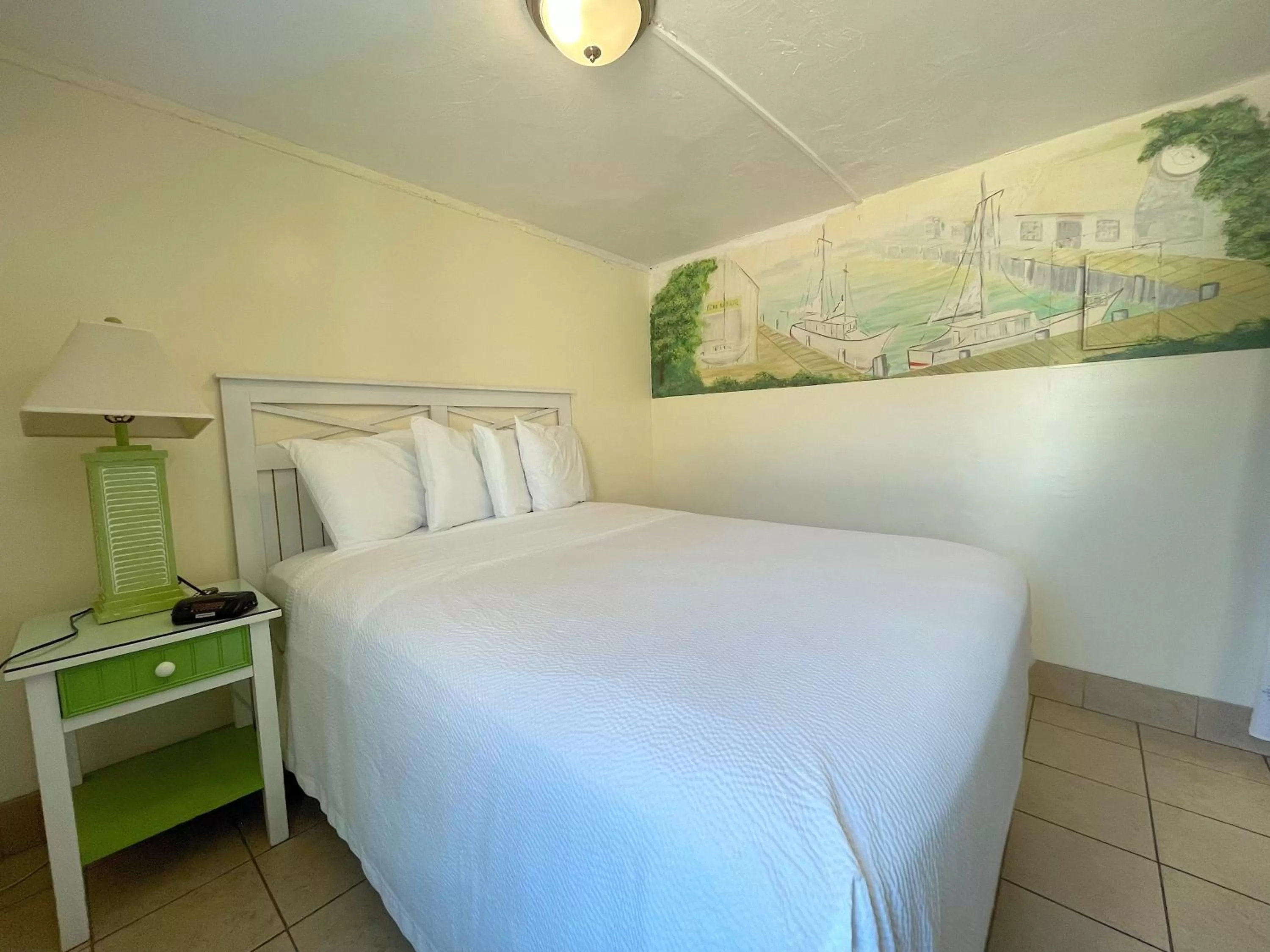 Bed in Magic Beach Motel - Vilano Beach, Saint Augustine