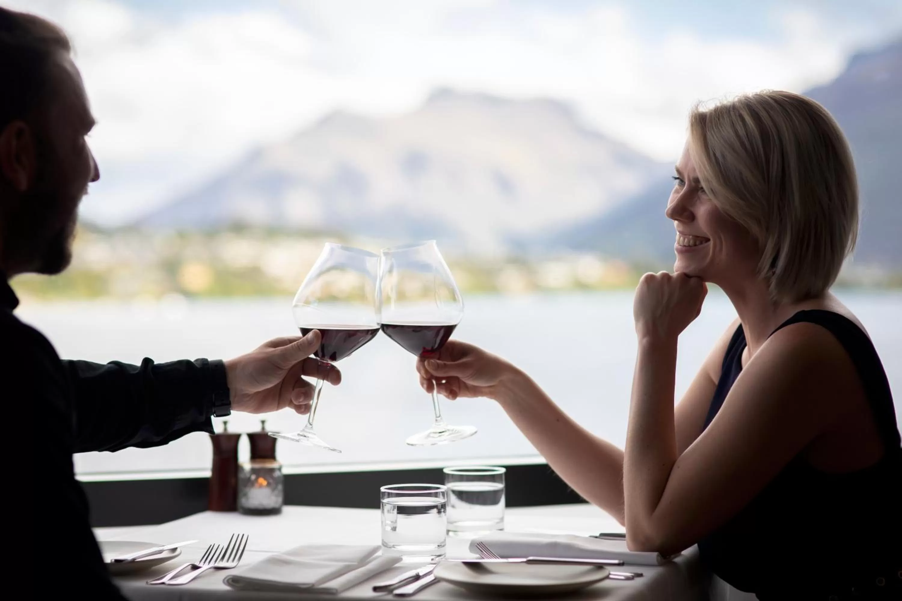 Restaurant/places to eat in The Rees Hotel & Luxury Apartments