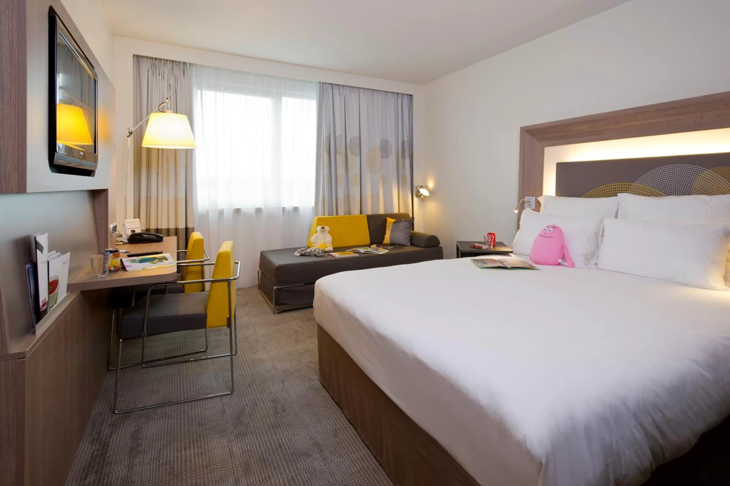 Bed in Novotel Brussels Airport