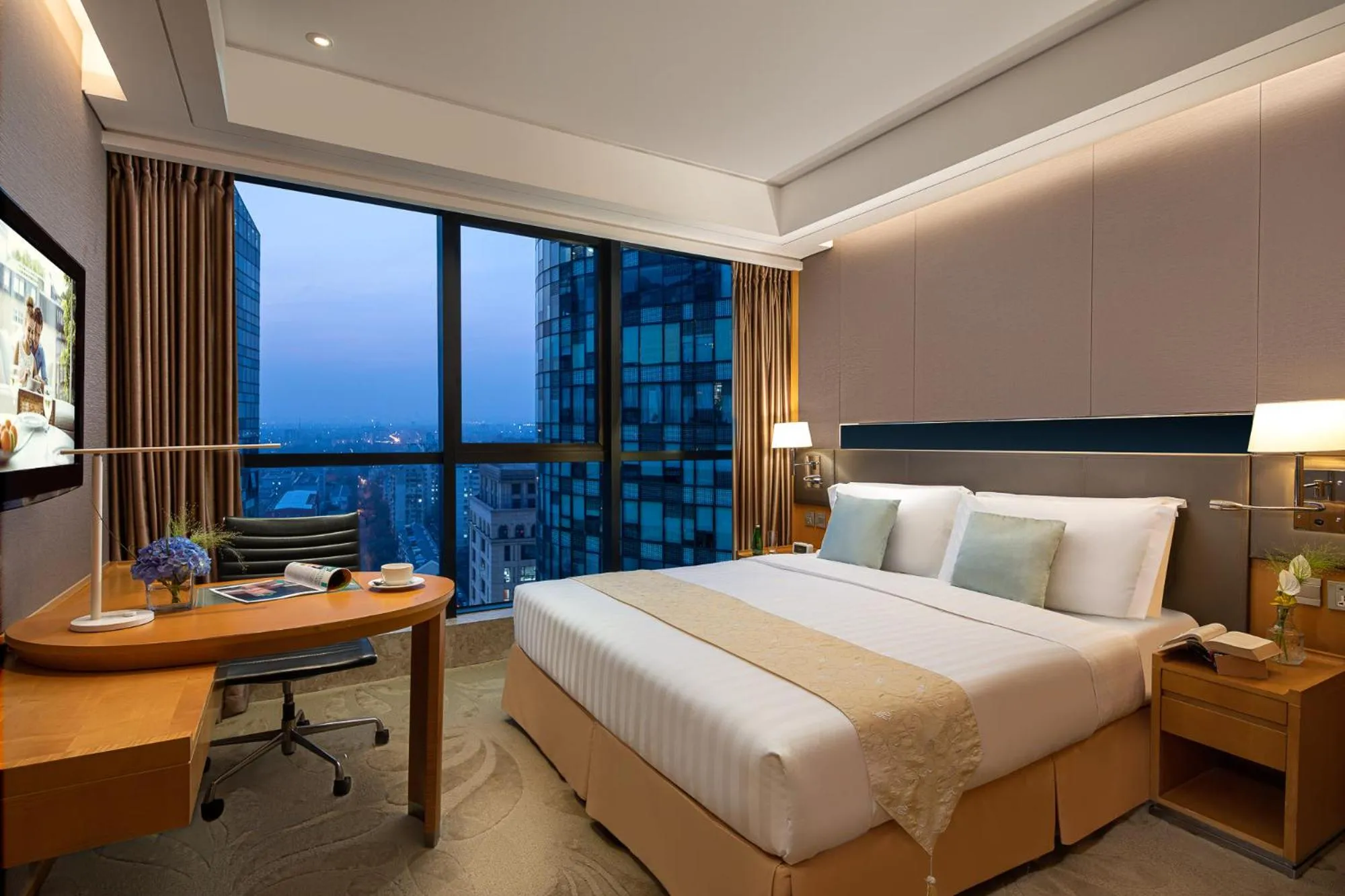 Bedroom, Bed in Ascott Raffles City Beijing