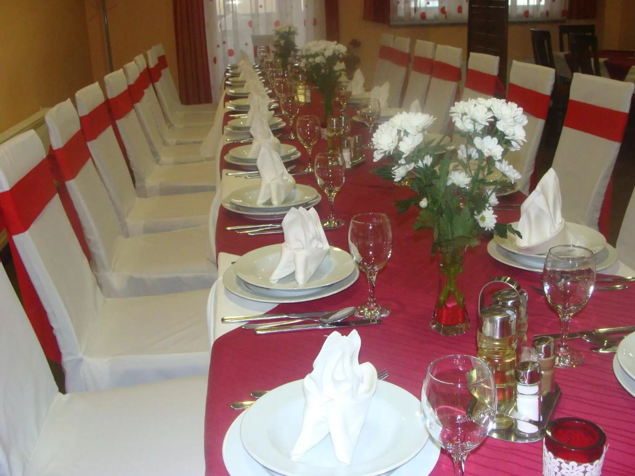 Banquet/Function facilities, Restaurant/Places to Eat in Lugarnica