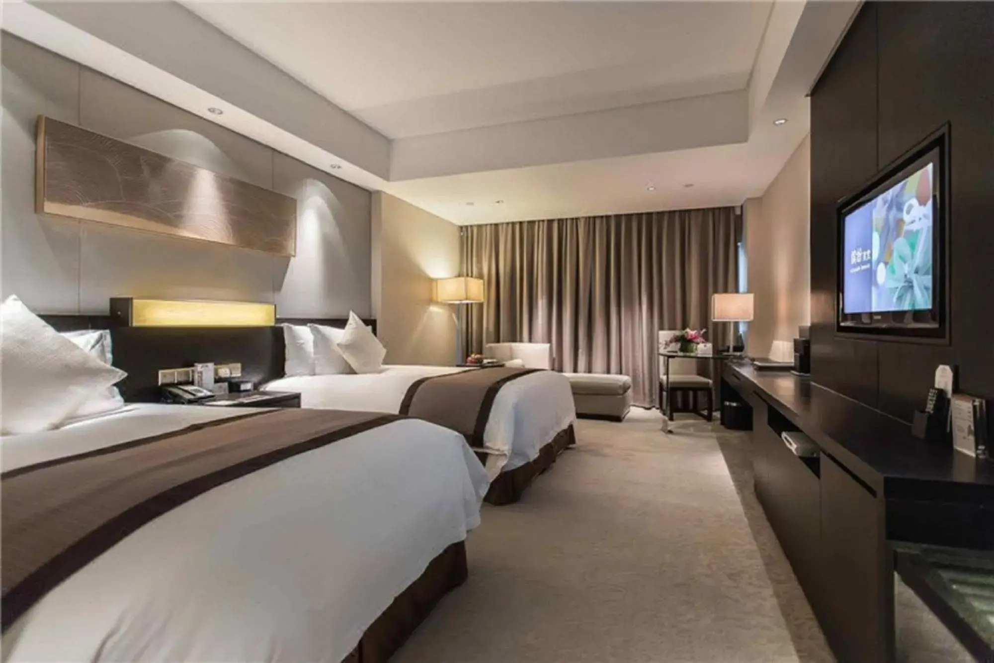 Deluxe Suite in Howard Johnson IFC Plaza Ningbo Deluxe Suite in Howard Johnson IFC Plaza Ningbo