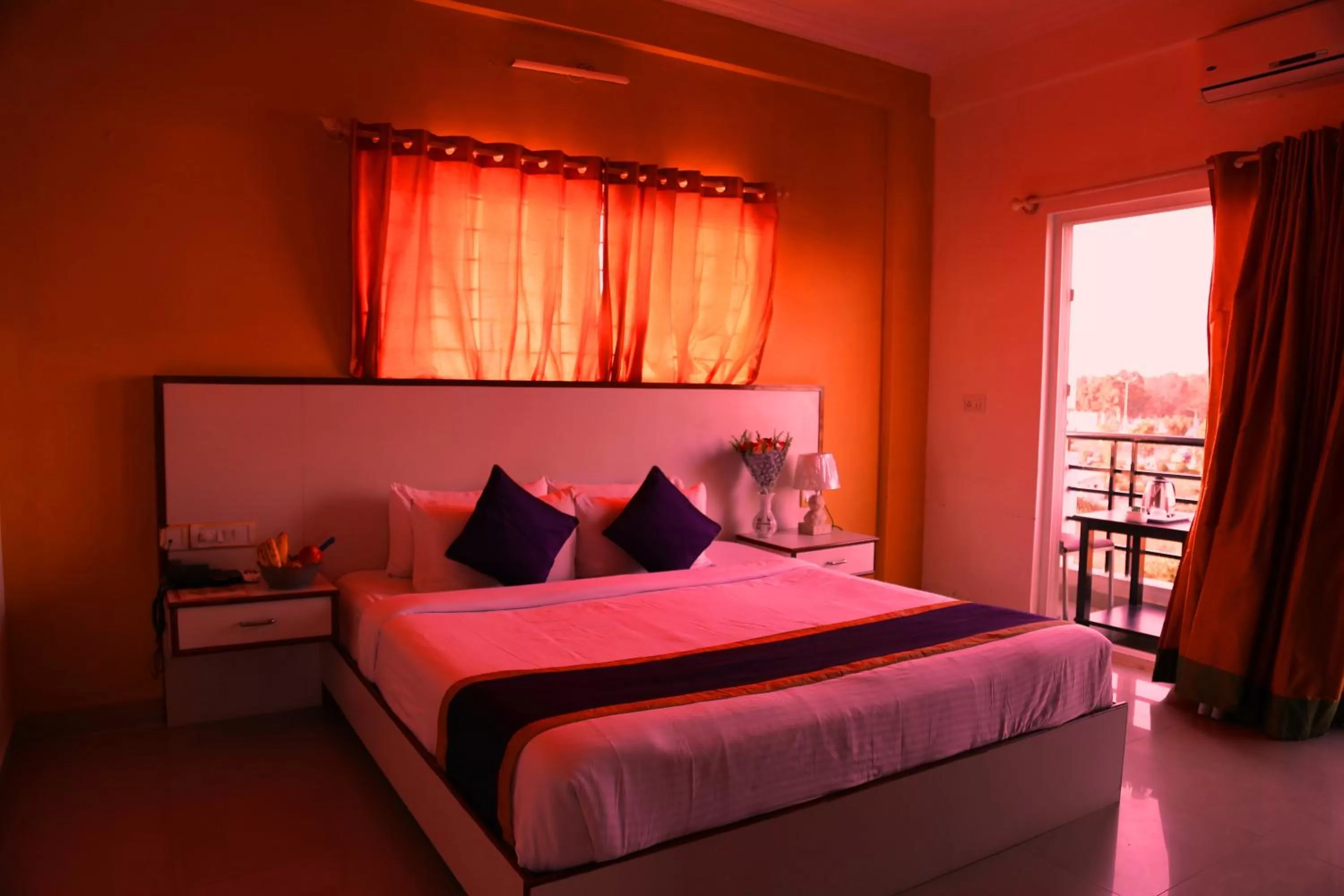 Bed in Airport Gateway Hotel